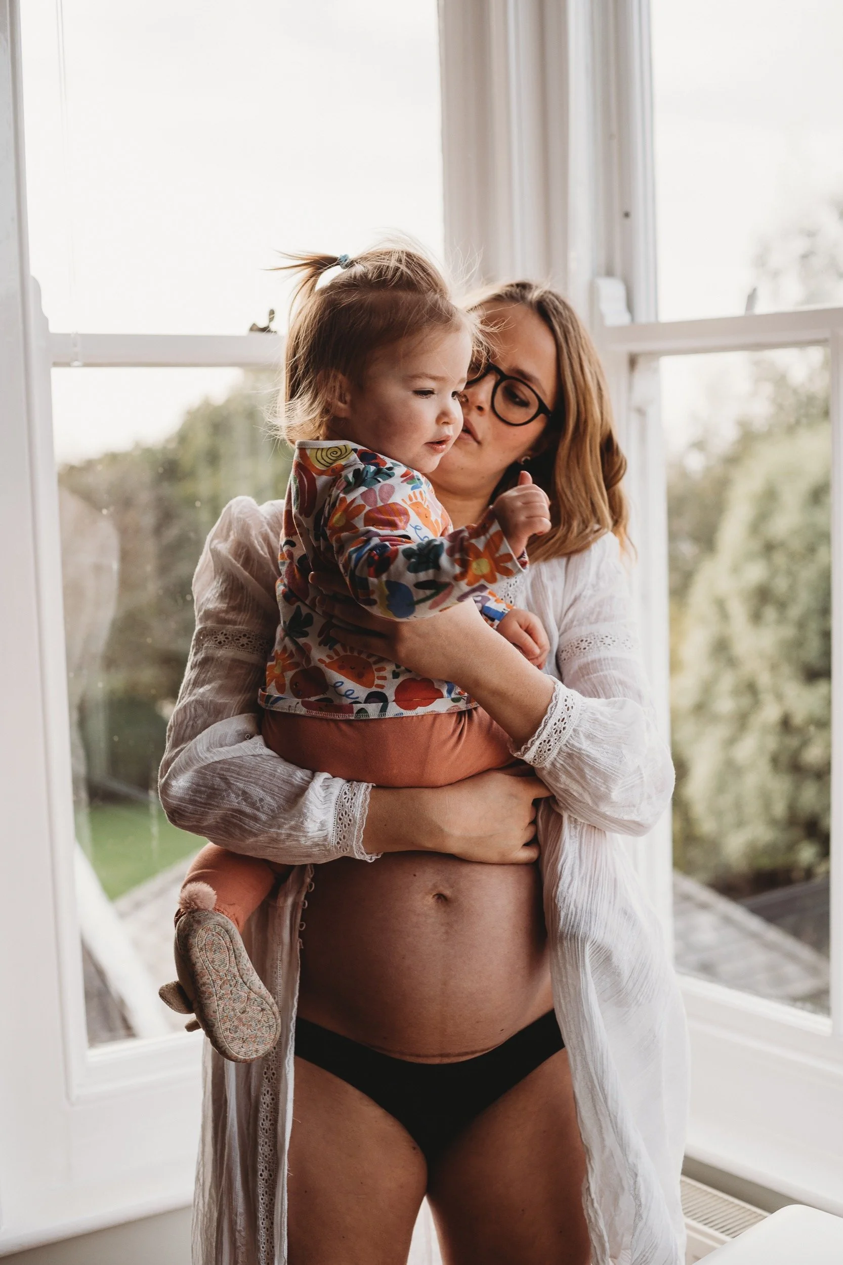 -bristol-somerset-clevedon-natural-maternity-at-home-session41- abigail-oliver-photography.jpg