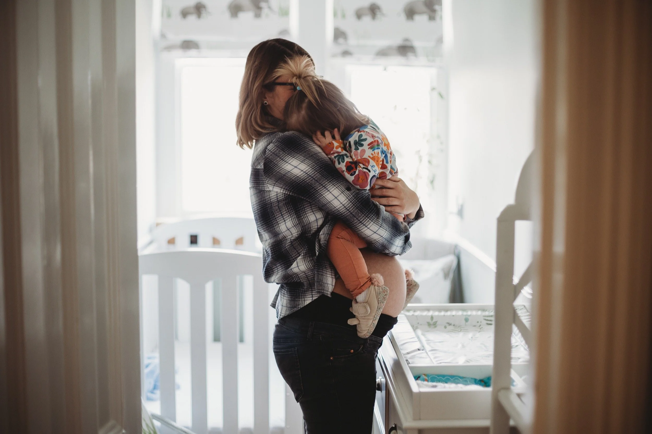 -bristol-somerset-clevedon-natural-maternity-at-home-session1- abigail-oliver-photography.jpg