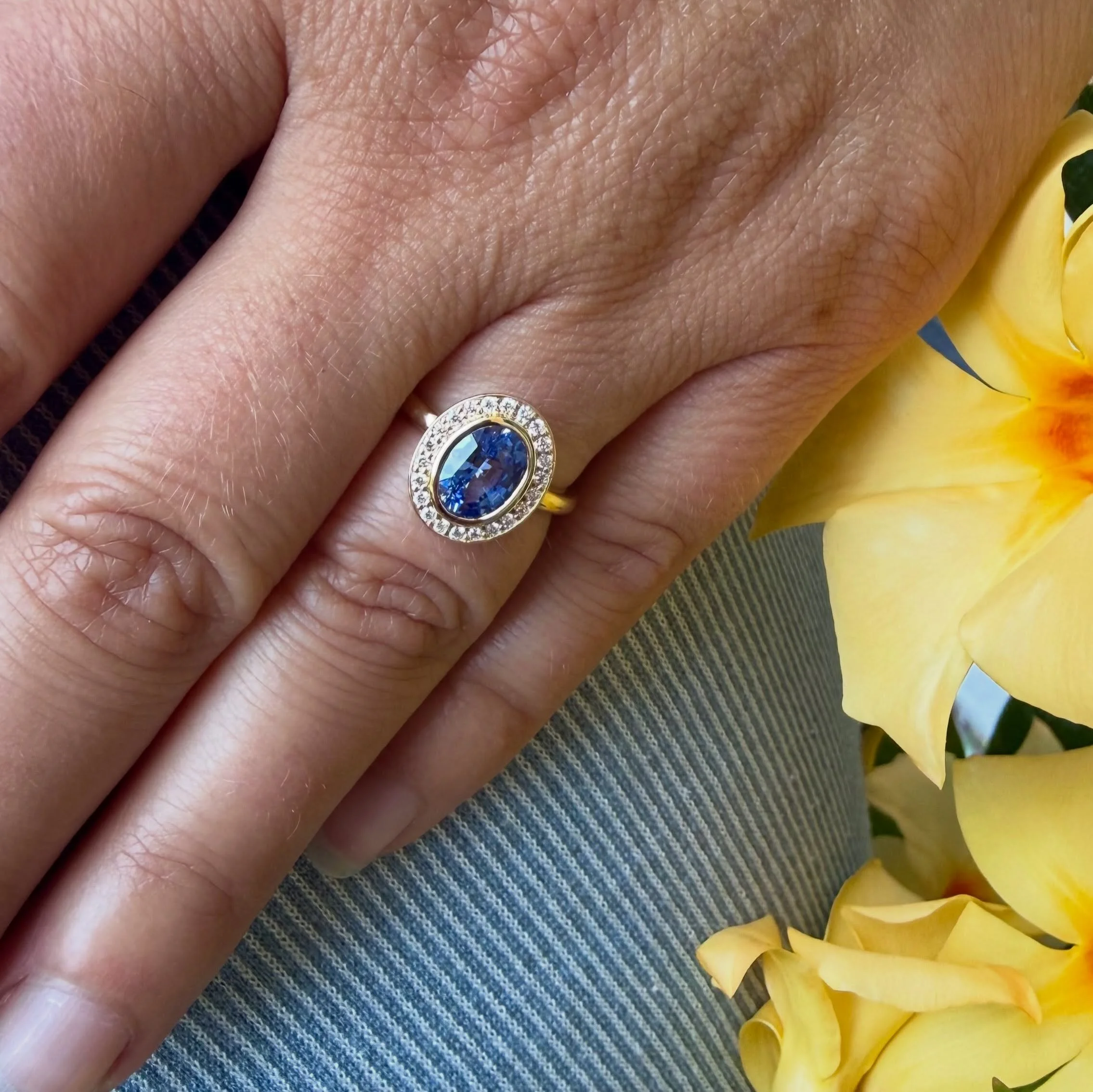 Beautiful in Blue 💙 
Sapphire and Diamond Ring in 18k Yellow Gold