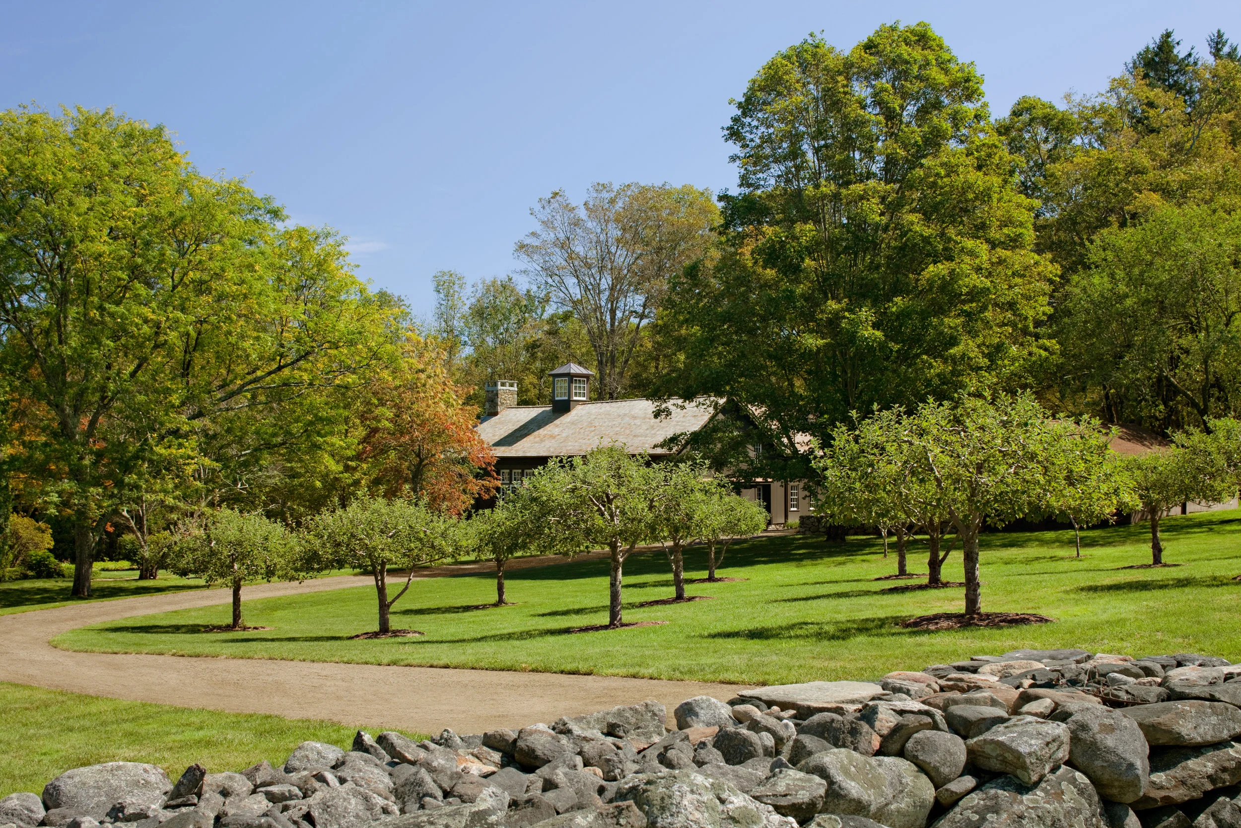 HS_RianoGameHouse_05_stonewallview.jpg