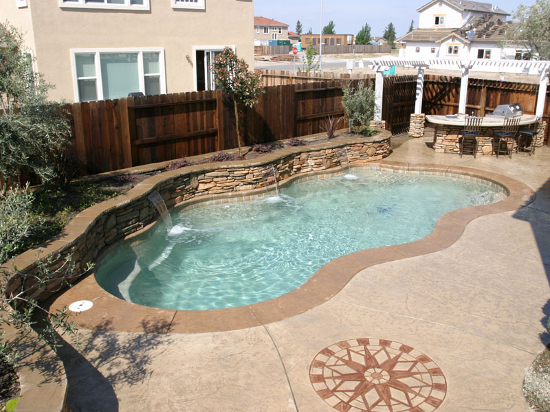 u-viking-pools-freeform-bermuda-2.jpg