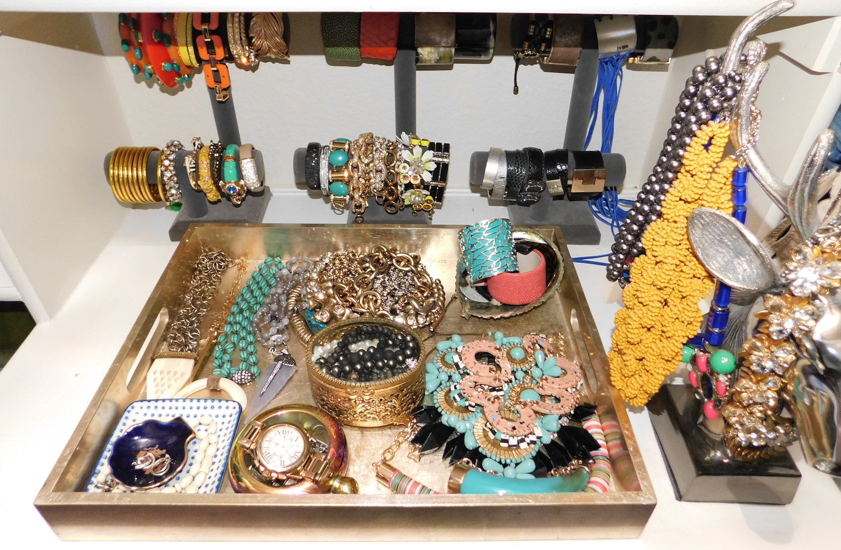 WHAT TO LOOK FOR WHEN LOOKING FOR JEWELRY