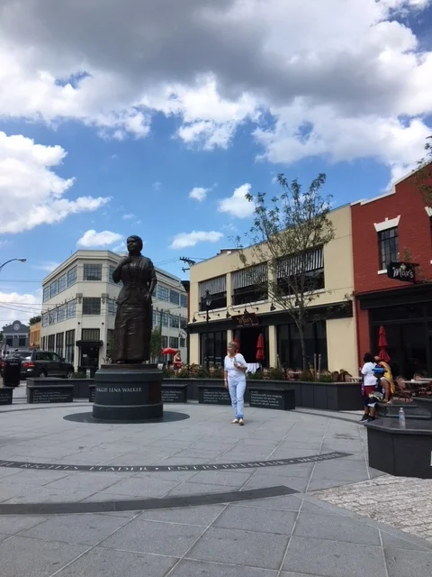 SOLD OUT//The Three Sisters and Four Centuries of Virginia Women 