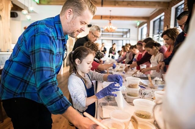 Cheers to all the dads who teach their kids the importance of proper mise en place 🍻 
Photo by: @BrandonHambright
------------