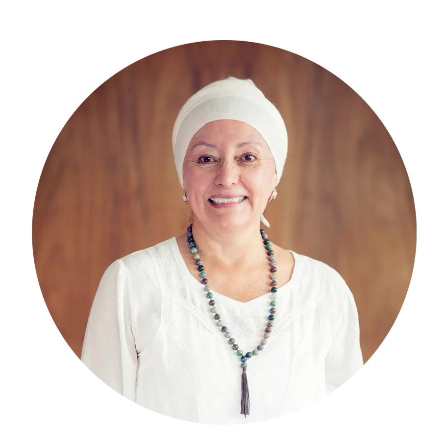 Shantbir Kaur Instructora de Kundalini Yoga, imparte clases desde 2011. Especializada en yoga para mujeres, y yoga pre y post natal. Forma parte del equipo de profesoras de la Fundación Mujer de Luz Ecuador. Su propósito de vida, es compartir desde el servicio estas enseñanzas maravillosas a todas y todos quienes quieran realizar cambios en sus vidas. Frase Favorita: Kundalini Yoga, hermosa tecnología y herramienta que en cada Kriya (acción que conduce a una manifestación completa, a un deseo volverse compromiso), transforma mi vida, contactándome con sutileza y humildad con mi fortaleza, compromiso, disciplina, intuición, convirtiéndose así en mi Propósito de Vida. - Shantbir kaur - 