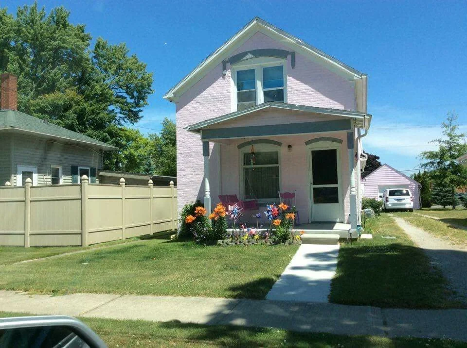 pink house snapshot