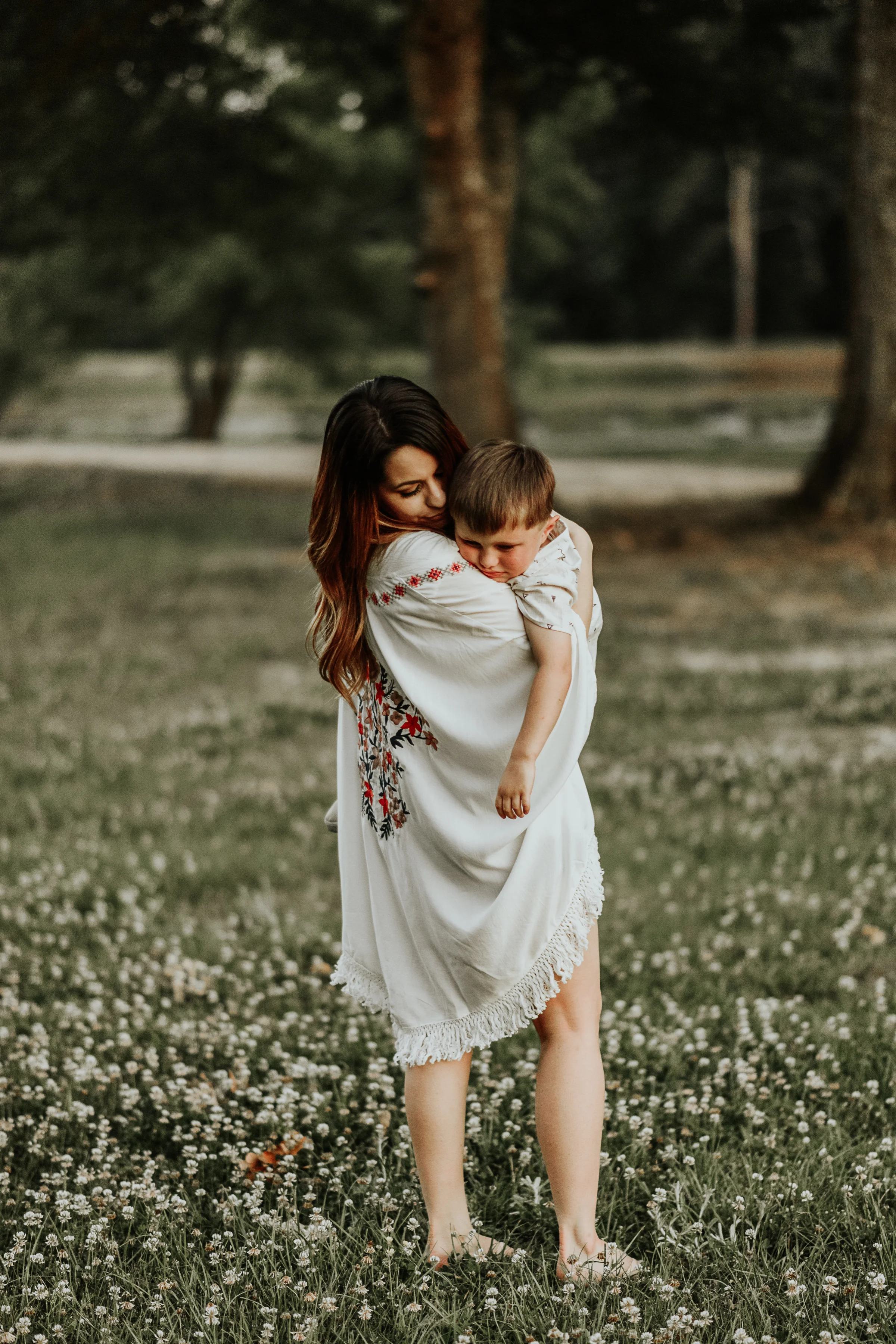 Mommy and Me Family Session on Country Land in Clinton, Louisiana by Baton Rouge photographer Magnolia and Grace Photography