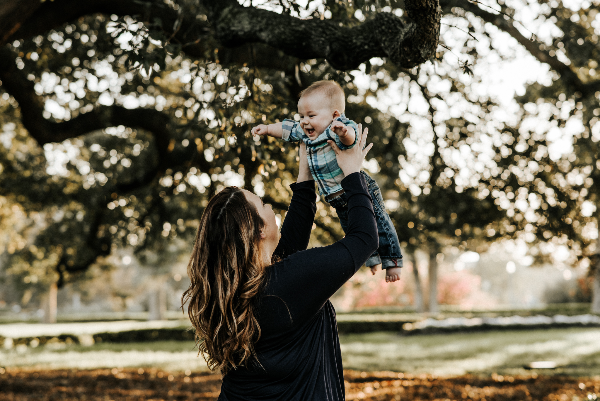 Mini Milestone Family session located in Baton Rouge, Louisiana. Downtown at the Louisiana State Capitol and Arsenal Park. Magnolia and Grace Photography, Family and Children Photographer.