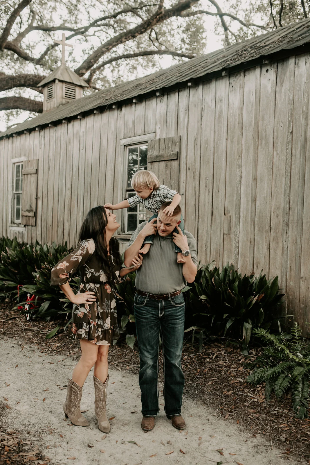 Family and 2 year old pictures at the Chapel in Baton Rouge photographed by Magnolia and Grace Photography based out of Denham Springs and Baton Rouge Louisiana