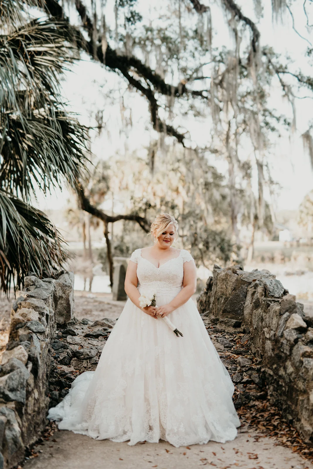 Bridal Session in City Park and New Orleans Botanical Garden in Louisiana. Photographed by Baton Rouge Wedding Photographer, Magnolia and Grace Photography.