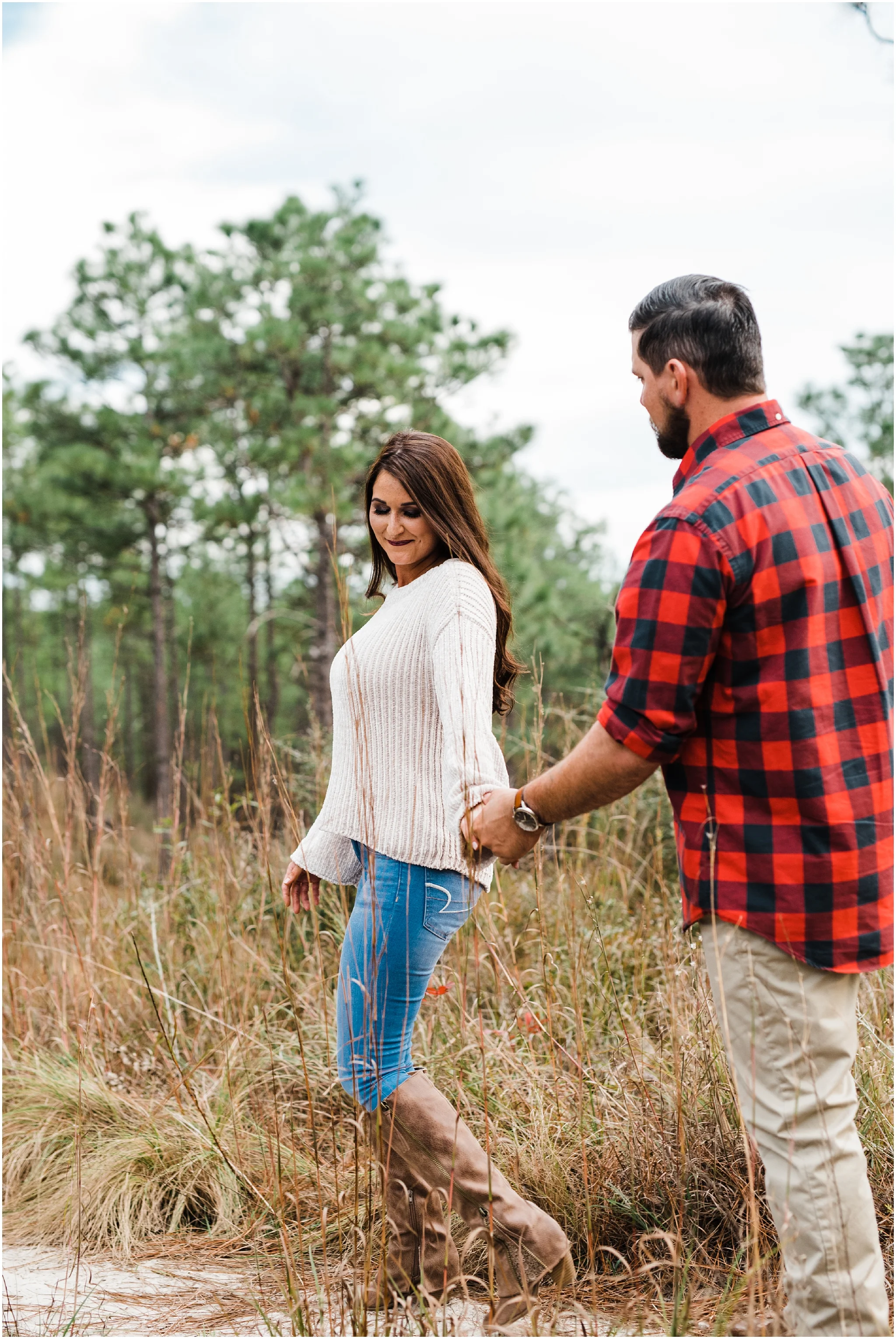 A Fall Kisatchie Forest Engagement Session photographed by Taylor Hubbs Photography, located in Baton Rouge, Louisiana. A wedding and lifestyle family photographer.