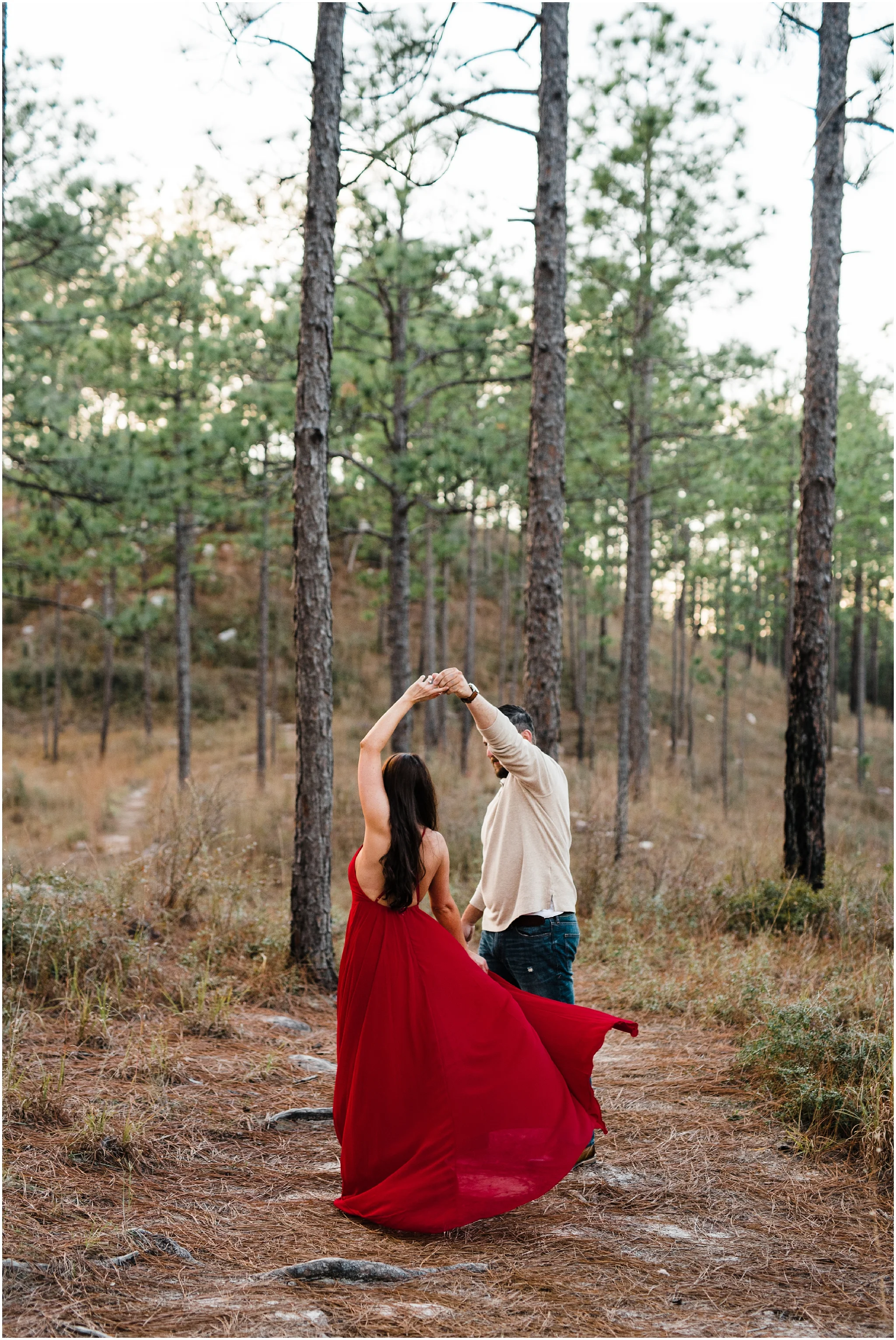 A Fall Kisatchie Forest Engagement Session photographed by Taylor Hubbs Photography, located in Baton Rouge, Louisiana. A wedding and lifestyle family photographer.