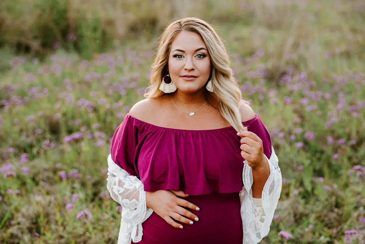 Baton Rouge, Louisiana Maternity Session photographed by Taylor Hubbs Photography. Family, Children, and Newborn photographer.