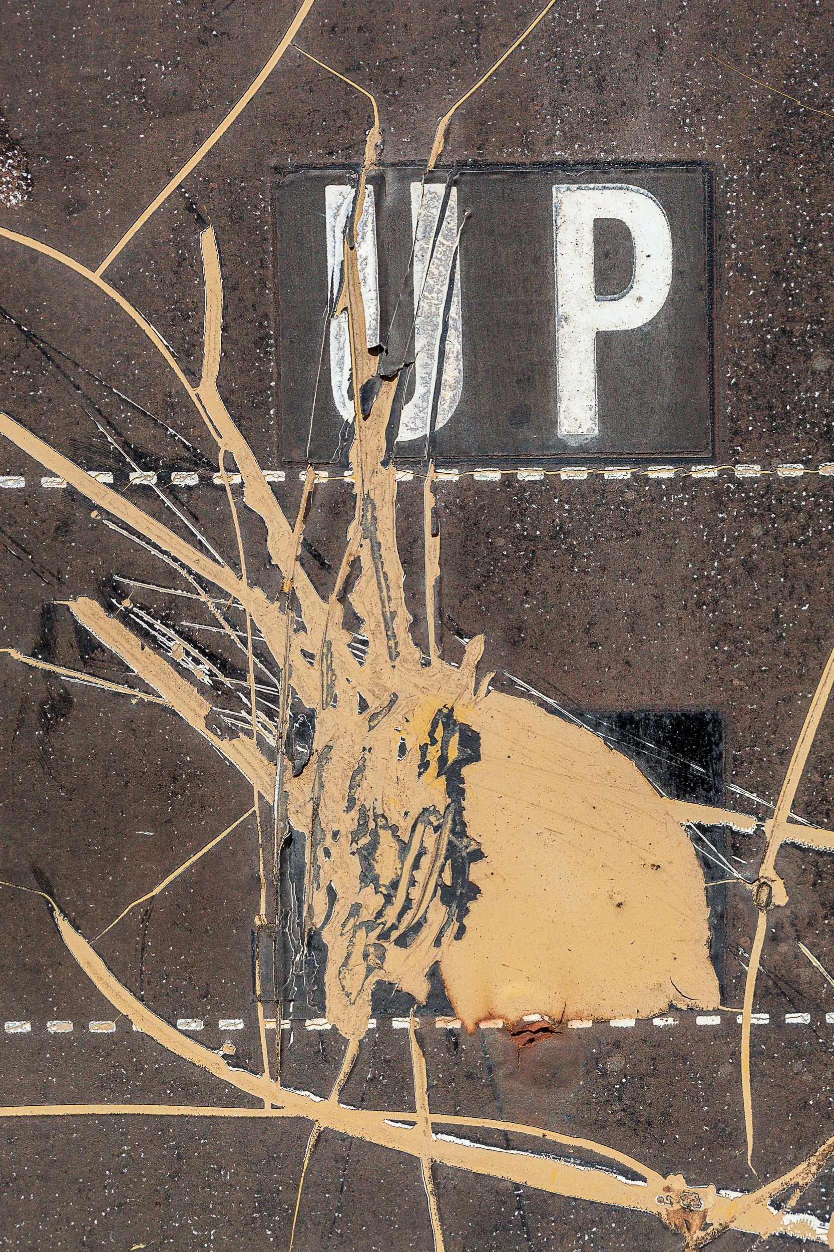 Blk-Decal-W-UP-And-Abstract-Scrape-Dirty-Yellow-Train-Grapevine_67050.jpg