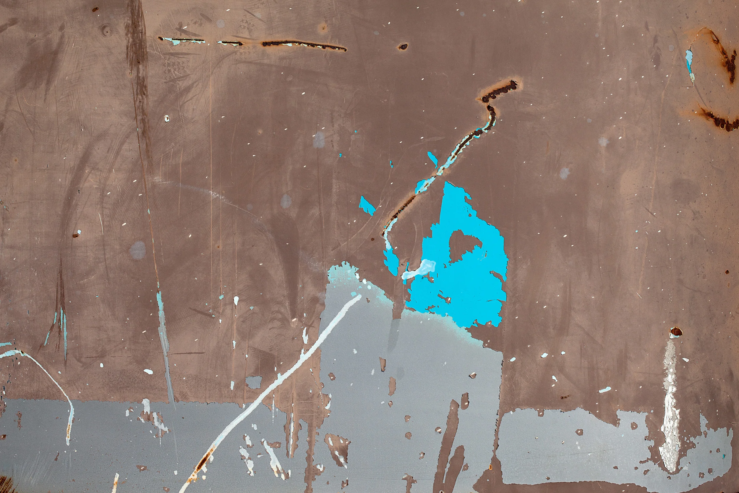 Teal-Figure-On-Bron-Faded-PU-Truck-Rt-80_40842.jpg
