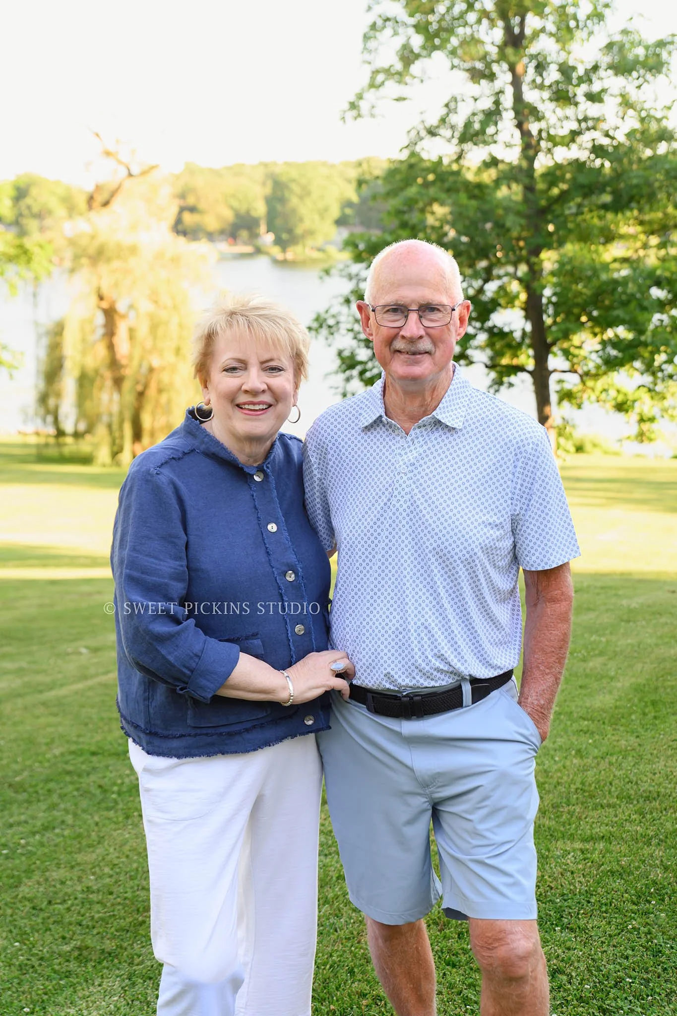 Roann, Indiana Family Photography for 50th Anniversary of couple at Luken’s Lake with adult children and grandkids by Sweet Pickins Studio family photographer Amanda Wilson ©