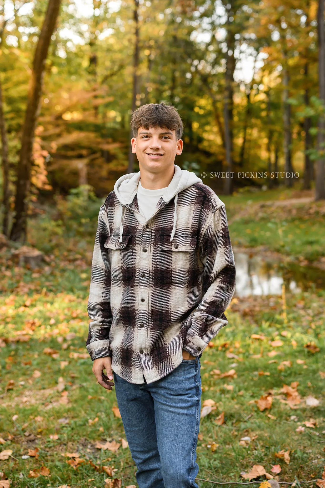 Cohen's Peru Indiana Fall Senior Photography at Maconaquah Park for class of 2027 senior guy by Sweet Pickins Studio senior photographer Amanda Wilson ©