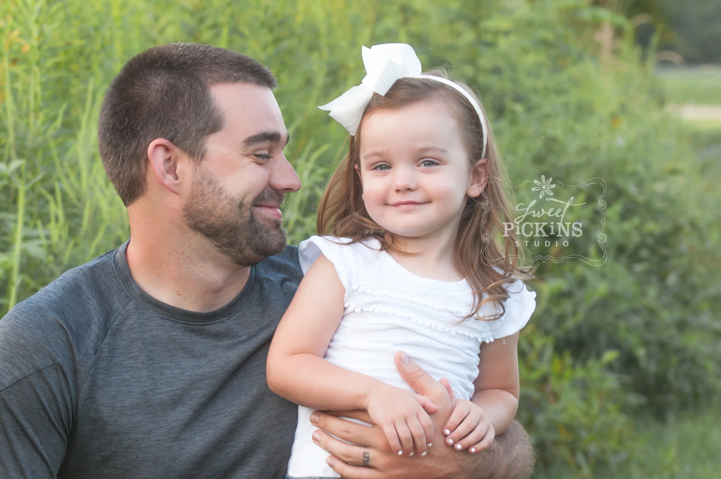 Peru, Indiana Maternity Photo Session in Field at Sunset | copyright Sweet Pickins Studio