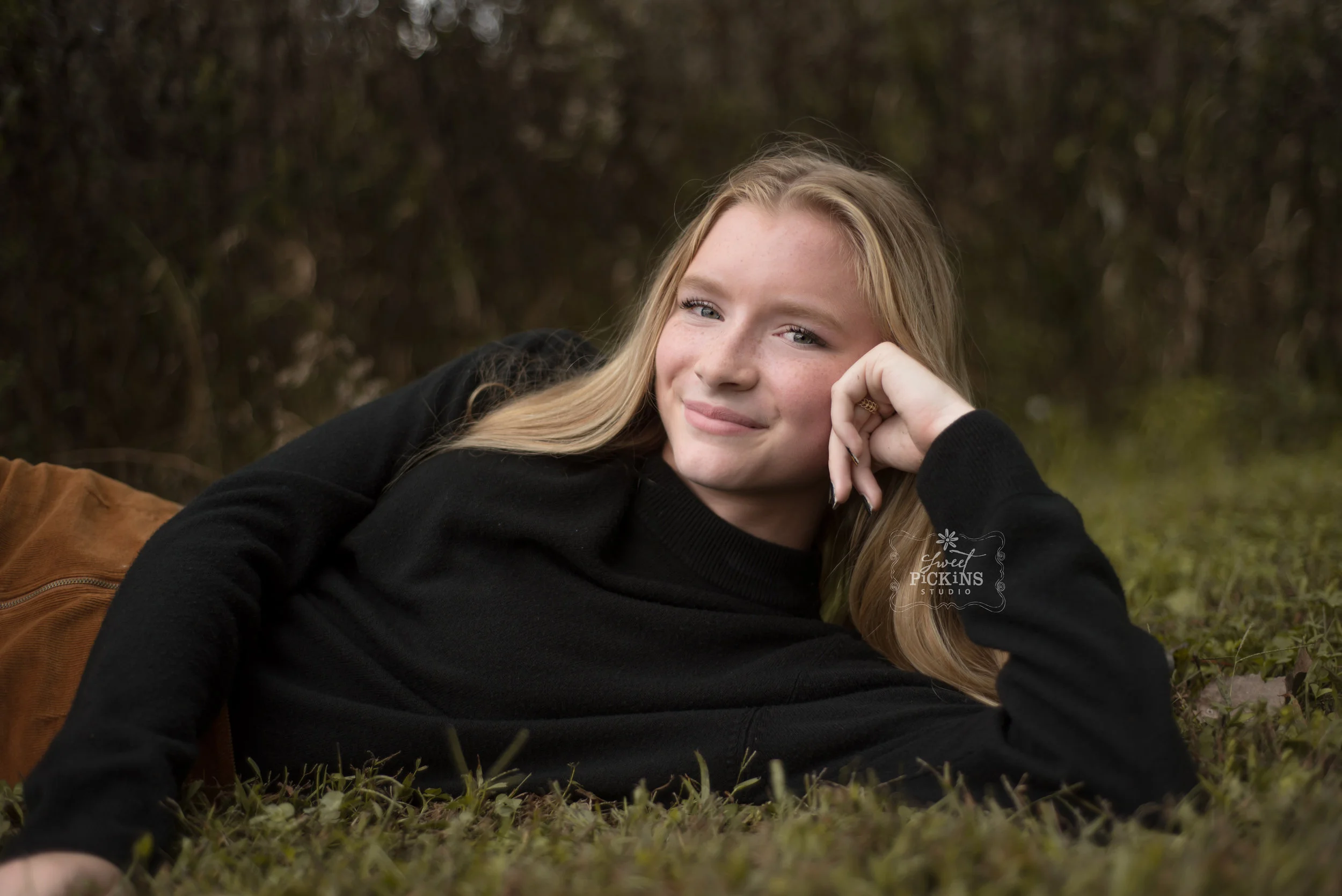 Fall Natural Light Portrait Photography Session | Peru, Indiana photographer Amanda Wilson