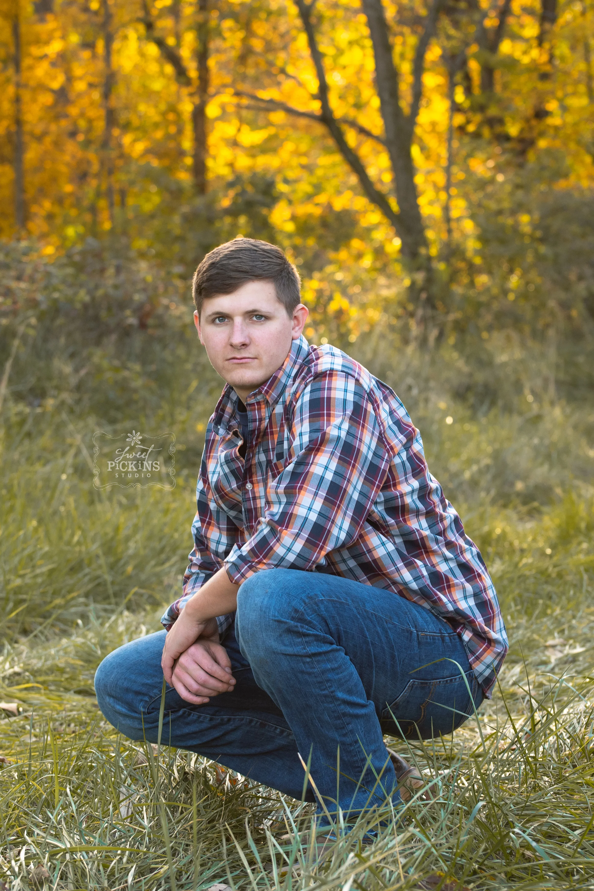 Bunker Hill, Indiana Senior Portrait Photography | Class of 2019 | Outdoor Fall Senior Guy