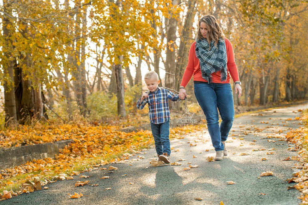 The Bergs | Family Session | Riverwalk Peru, Indiana — Sweet Pickins ...