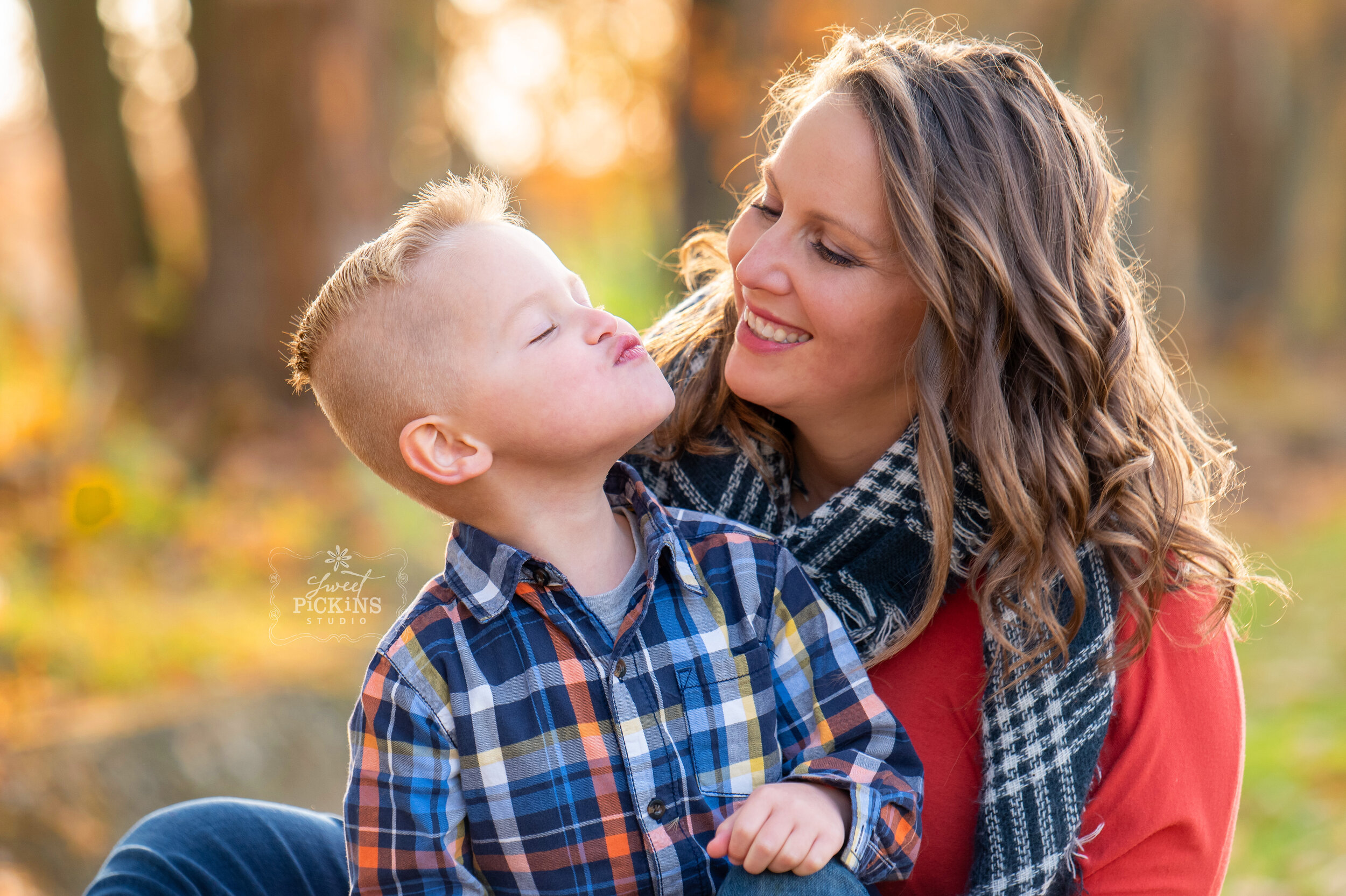 The Bergs | Family Session | Riverwalk Peru, Indiana — Sweet Pickins ...