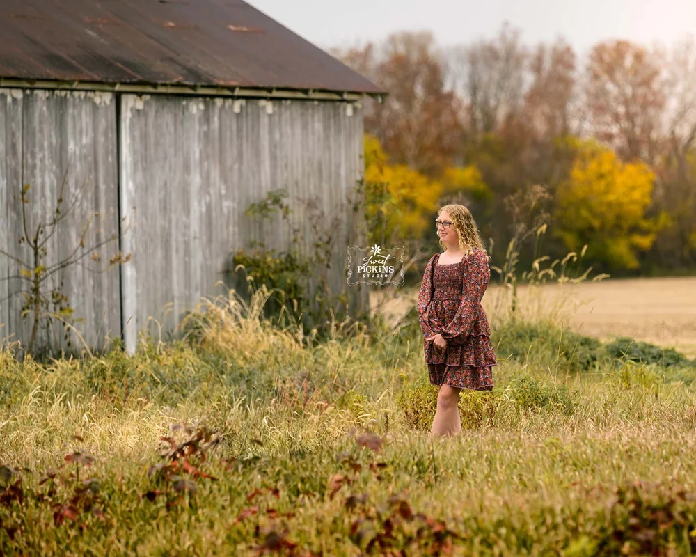 Rustic Fall Senior Girl Photography on Indiana Farm — Sweet Pickins ...