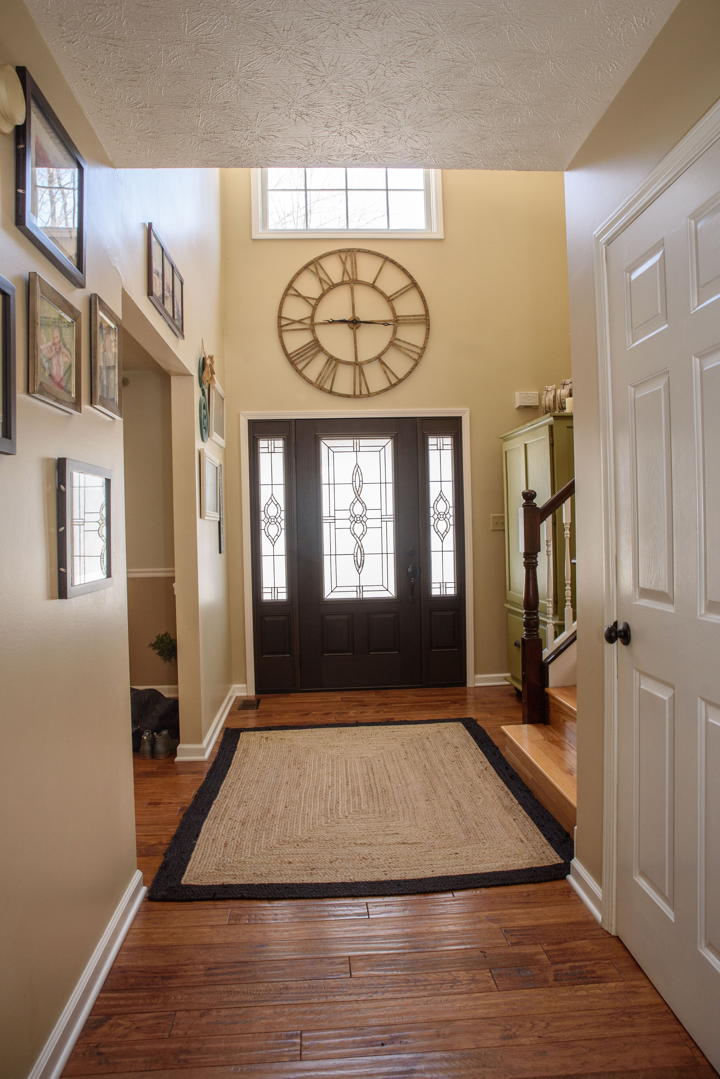 Front Door Vaulted Ceiling Real Estate Photography
