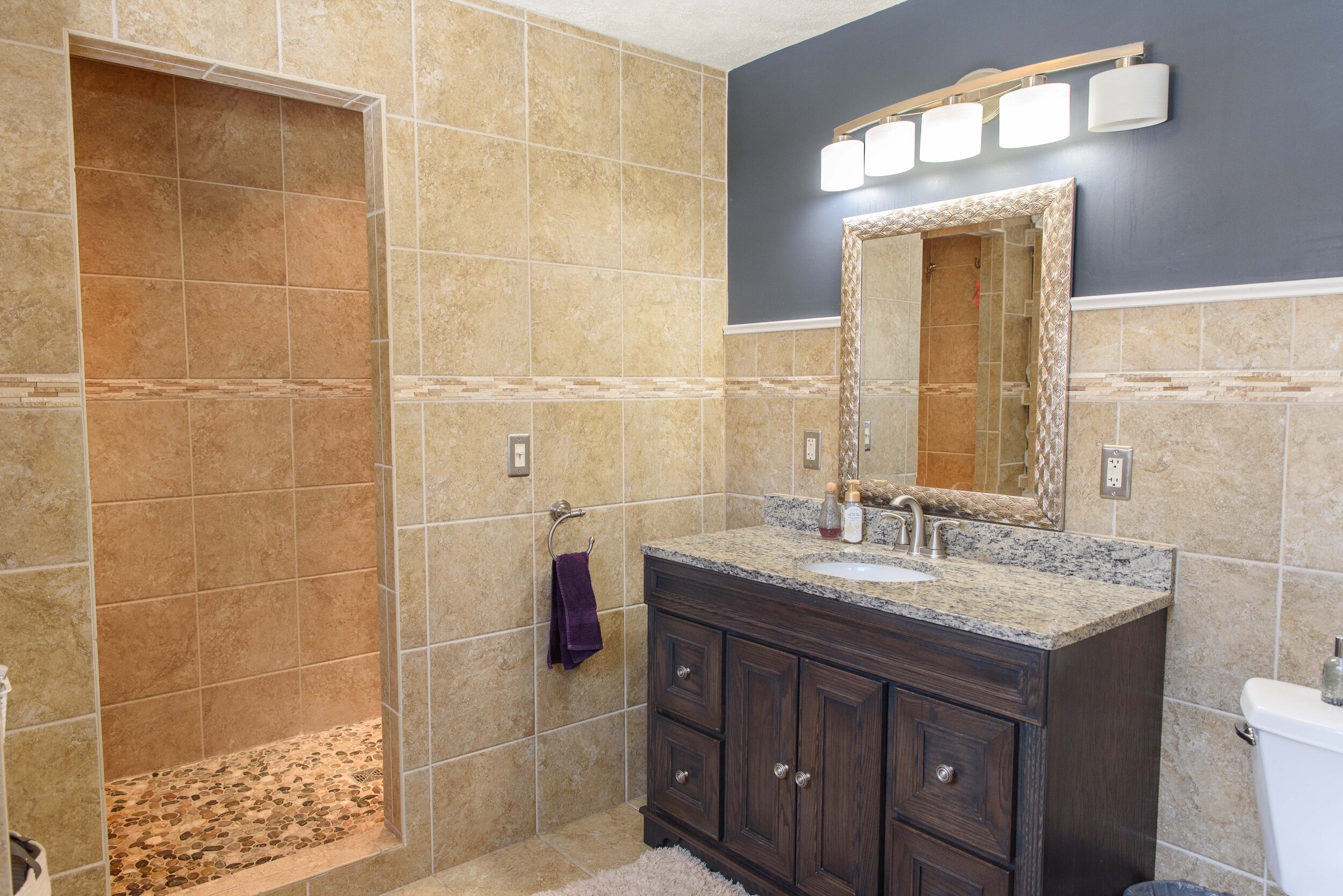 Bunker Hill Real Estate Photographer for Bathrooms