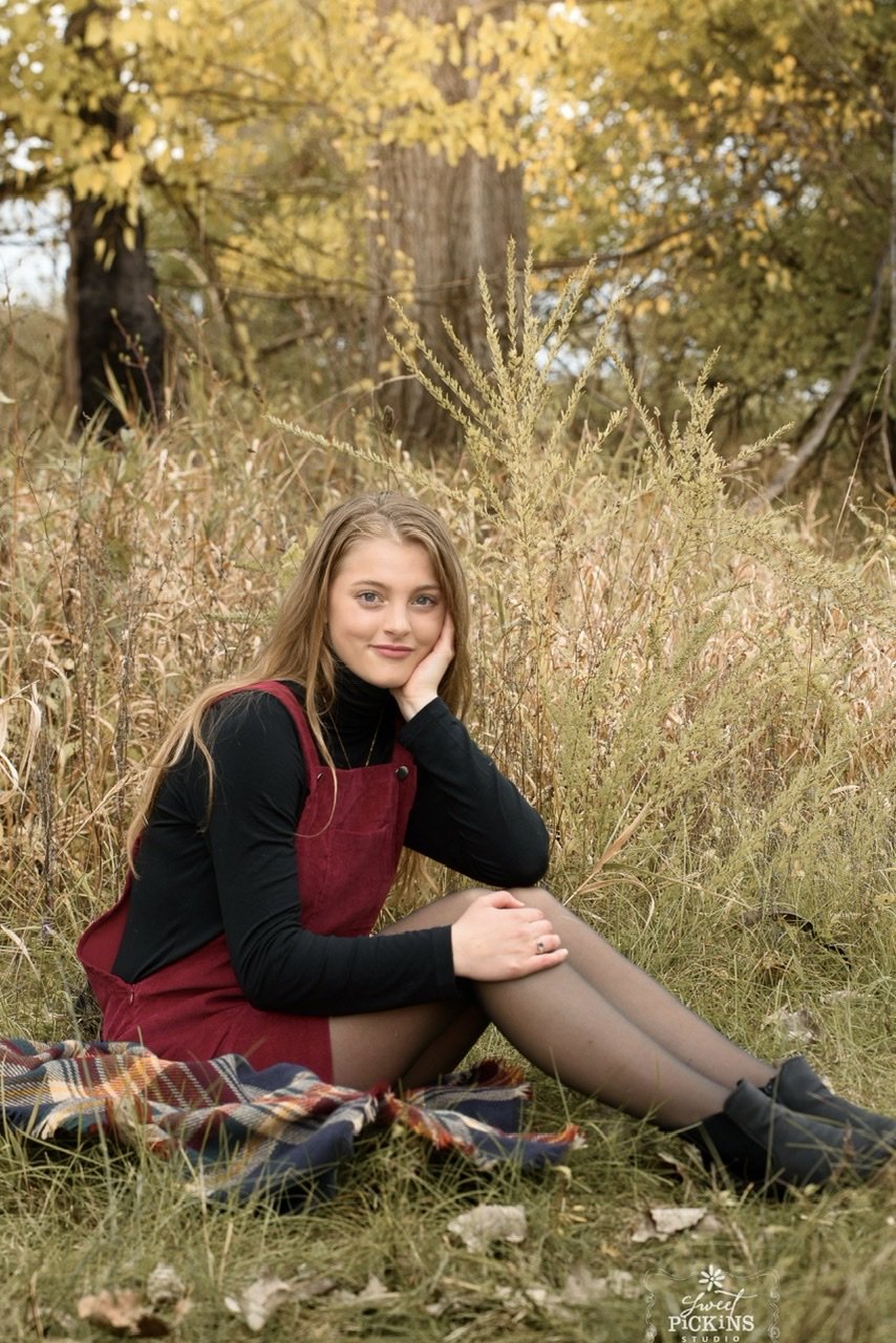 Fall Senior Photography Session in October Leaves — Sweet Pickins Studio