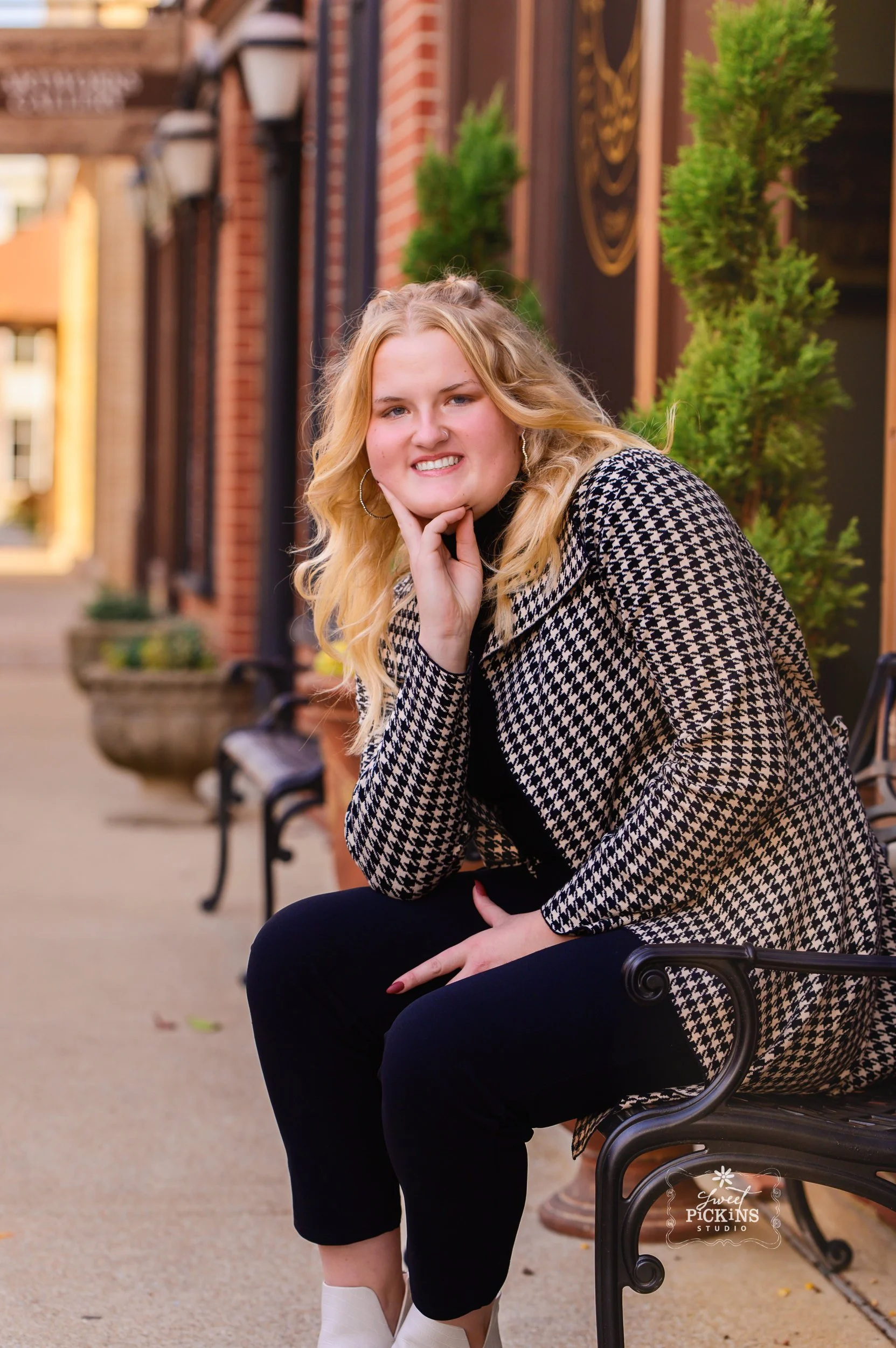 Downtown Kokomo, Indiana Urban Senior Photography (Copy)