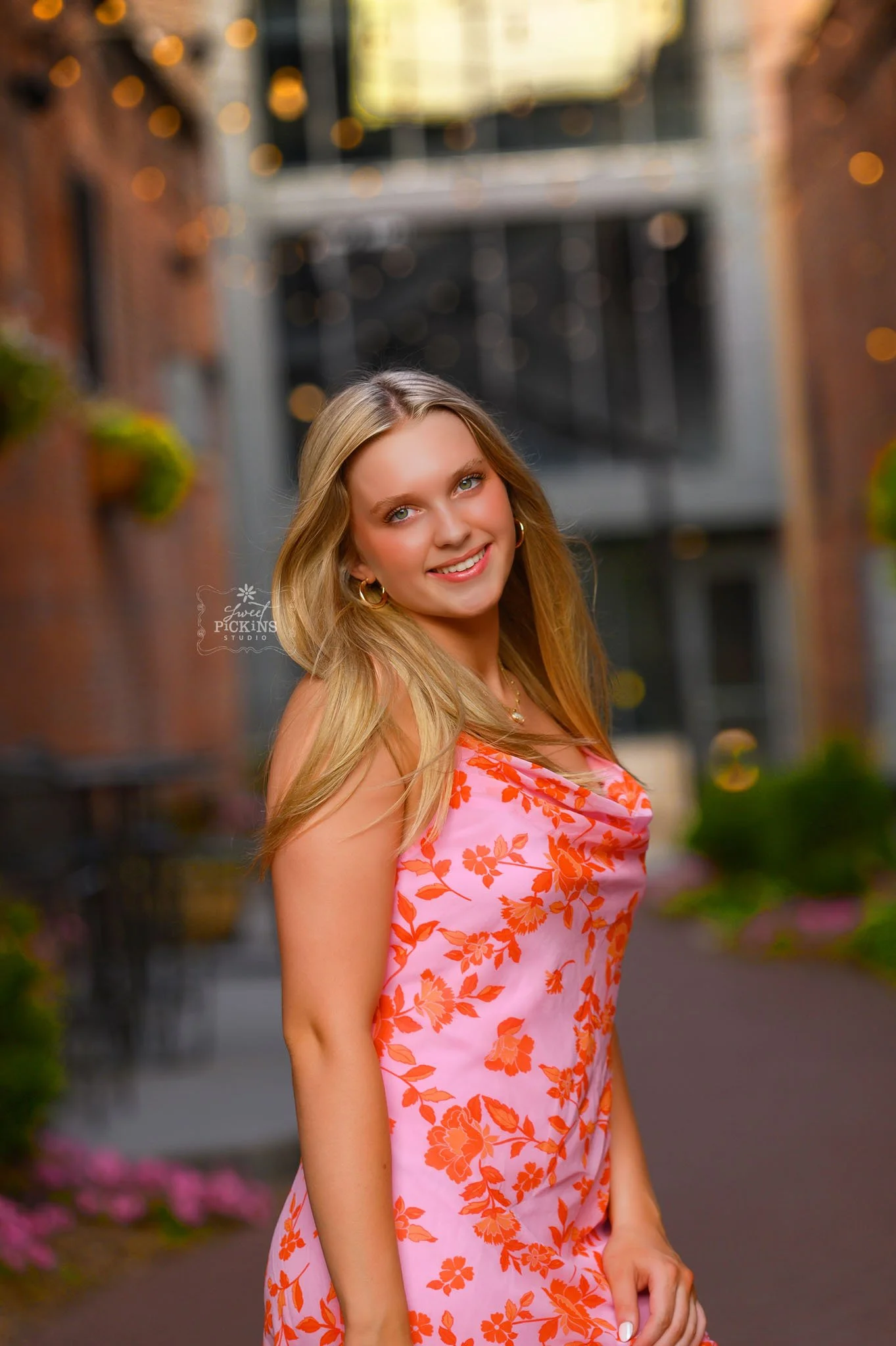 Kokomo Indiana Senior Photography in Pink (Copy)