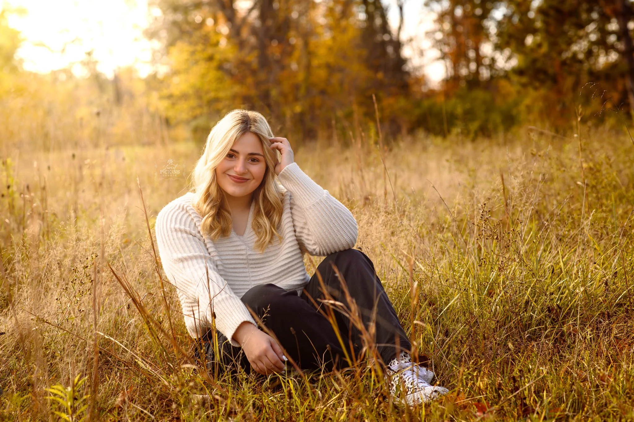 Fall-Field-Senior-Photography-780_5367.jpeg