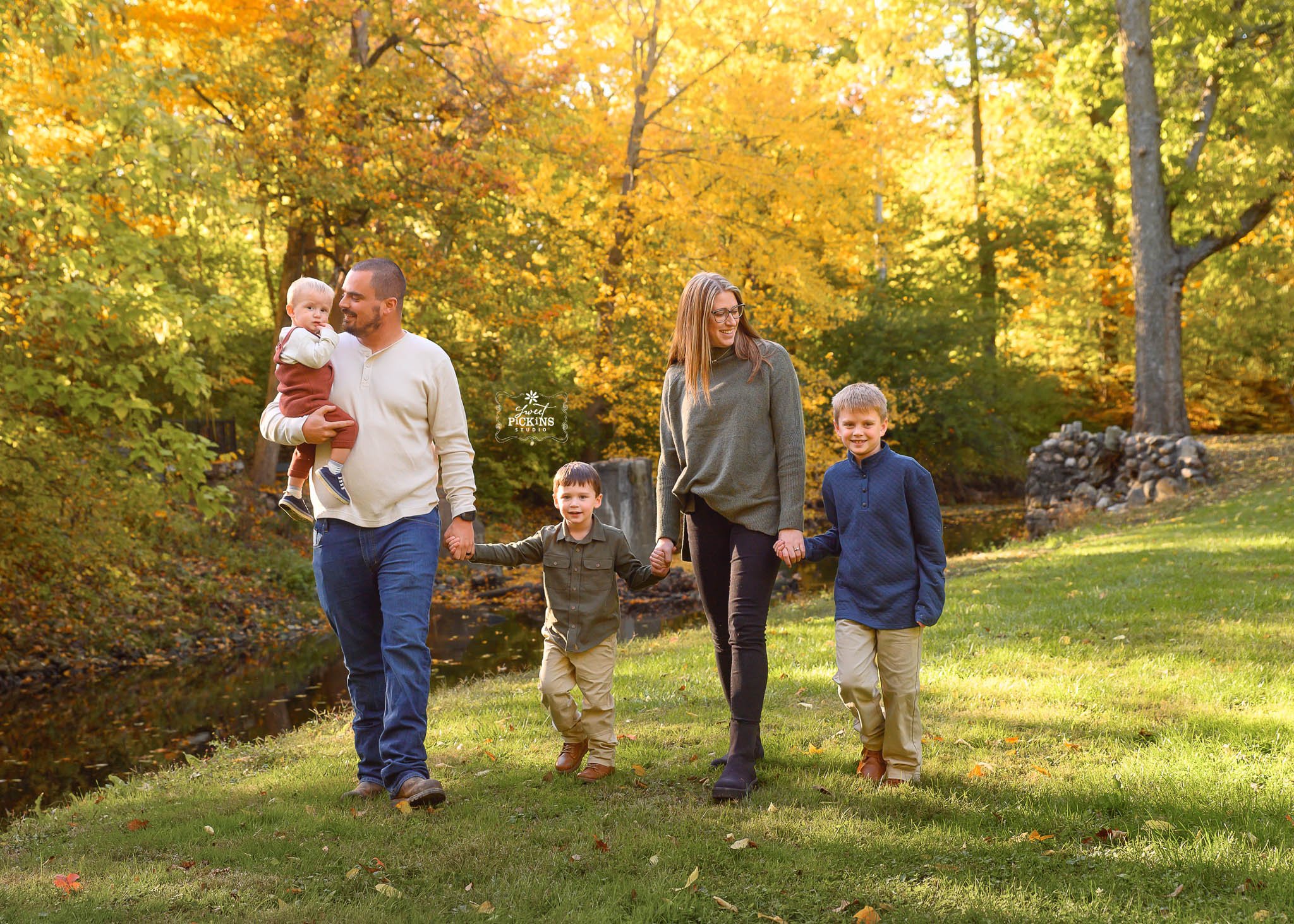 Fall Family Pictures in Highland Park Kokomo