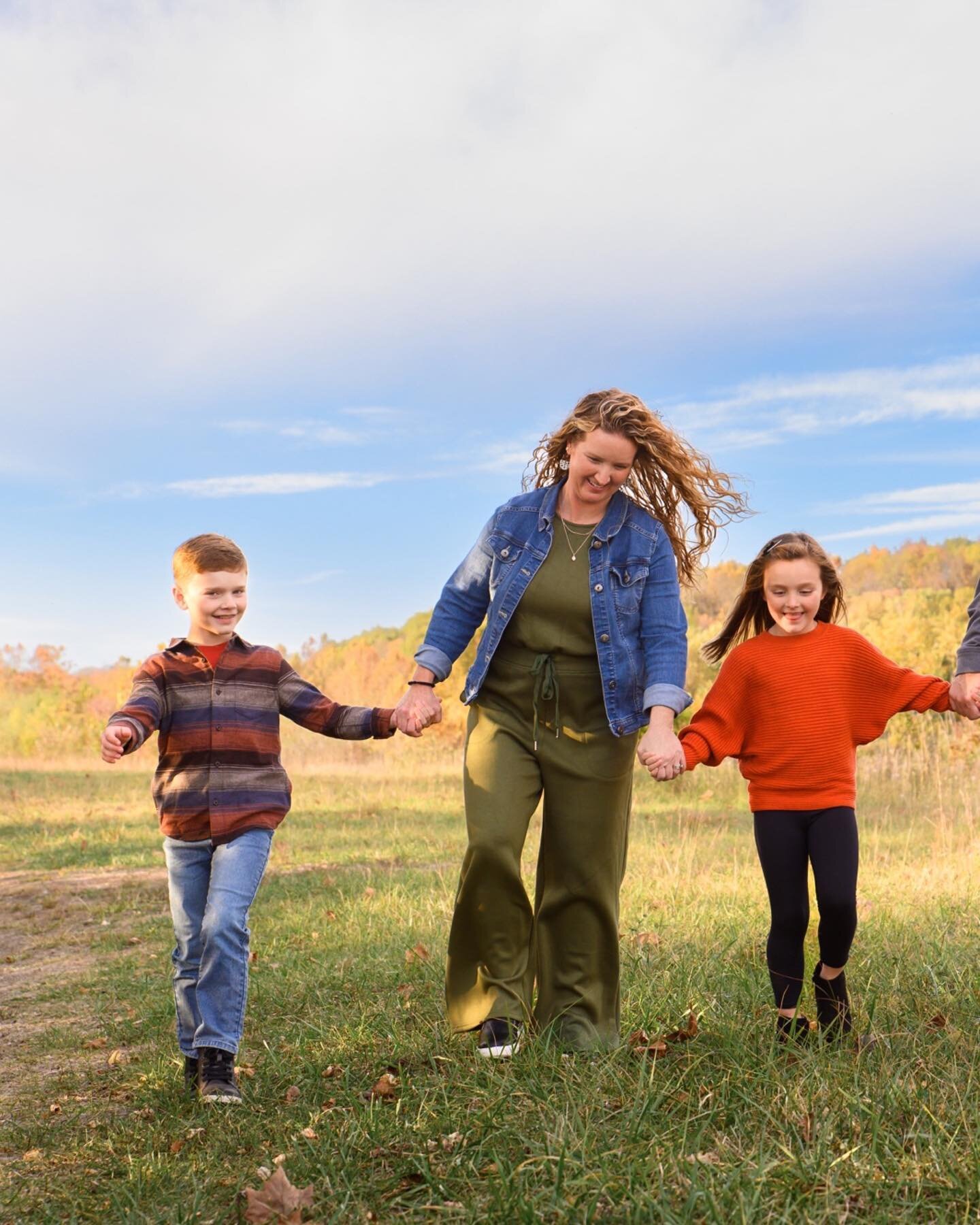 Big shout-out to all the families and seniors who made my Fall one of the best yet!!! 🍁 I loved celebrating birthdays, anniversaries, and milestones with you!

The Rhodes Family

#indianaphotographer 
#fallfamilyphotos 
#familyphotographer
#peruindi