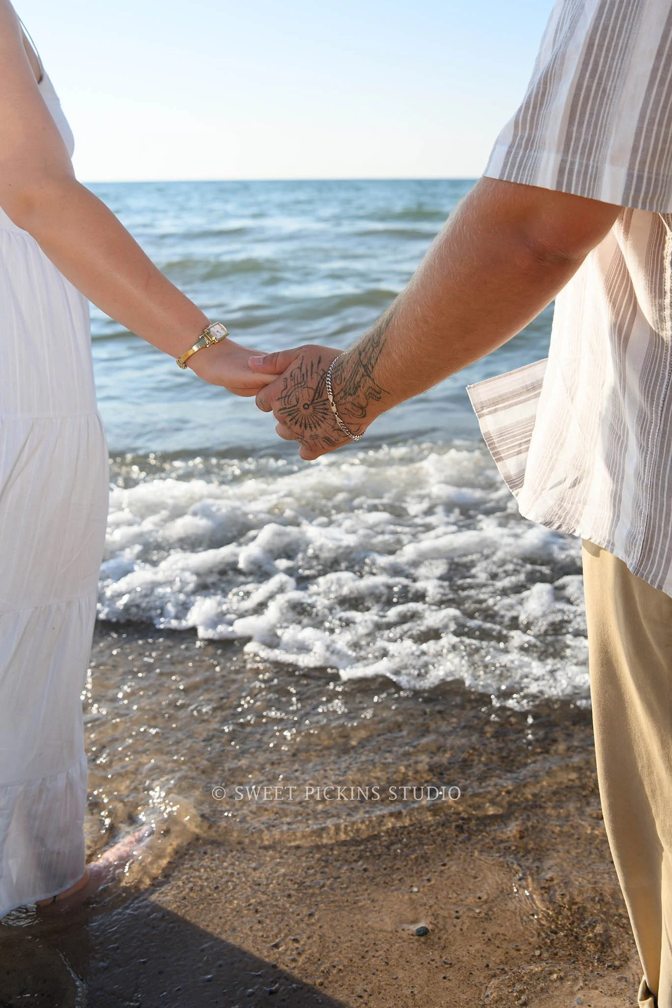 Laylah & Dom’s Engagement Photography at the Indiana Dunes on Lake Michigan by Sweet Pickins Studio photographer Amanda Wilson ©