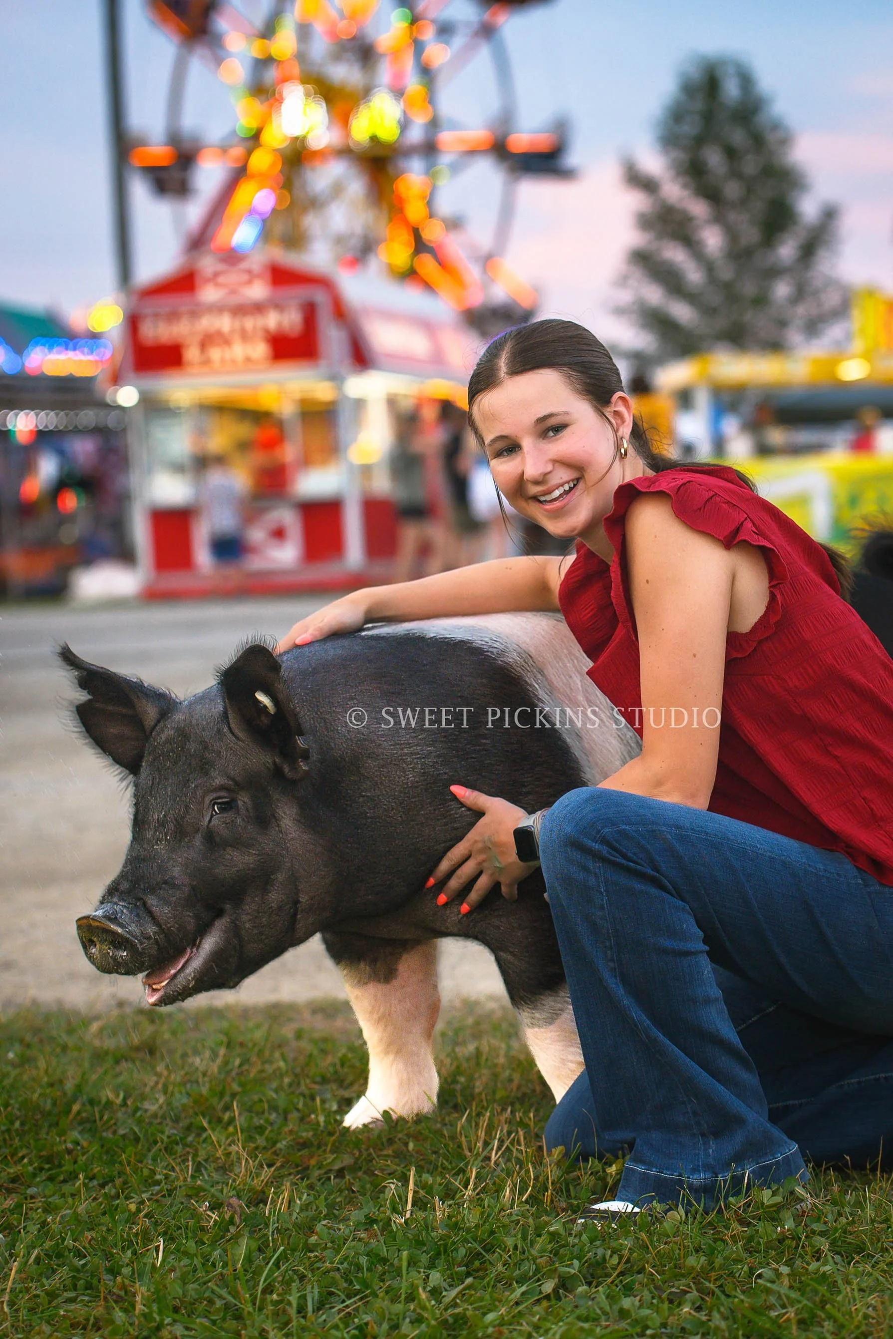 Indiana 4H Senior Photography for farm girl by Sweet Pickins Studio senior photographer Amanda Wilson ©