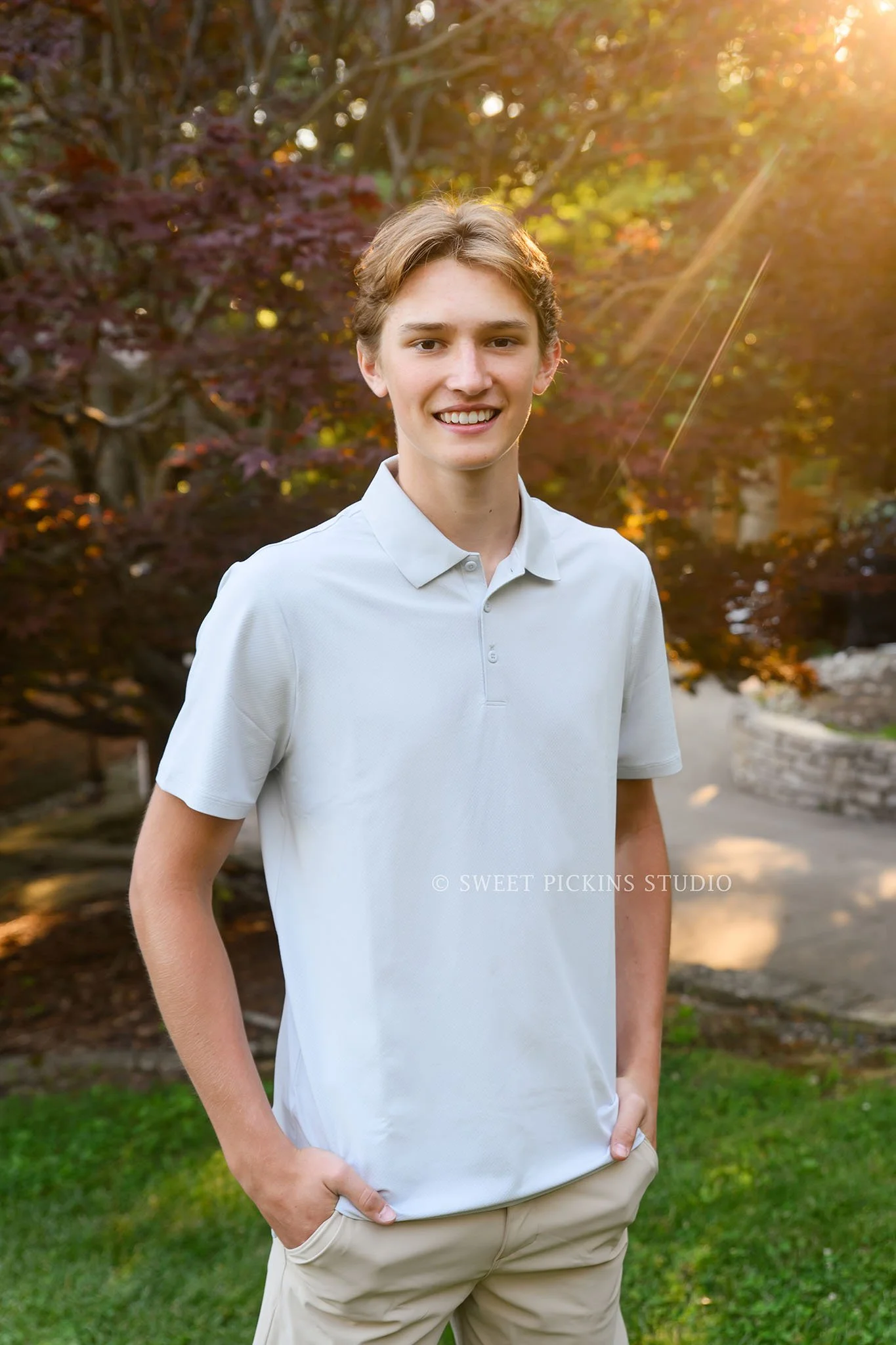 Roann, Indiana Family Portrait Photography of teen wearing blue and beige outfits at Luken’s Lake outdoor nature location in summer by Sweet Pickins Studio family photographer Amanda Wilson ©