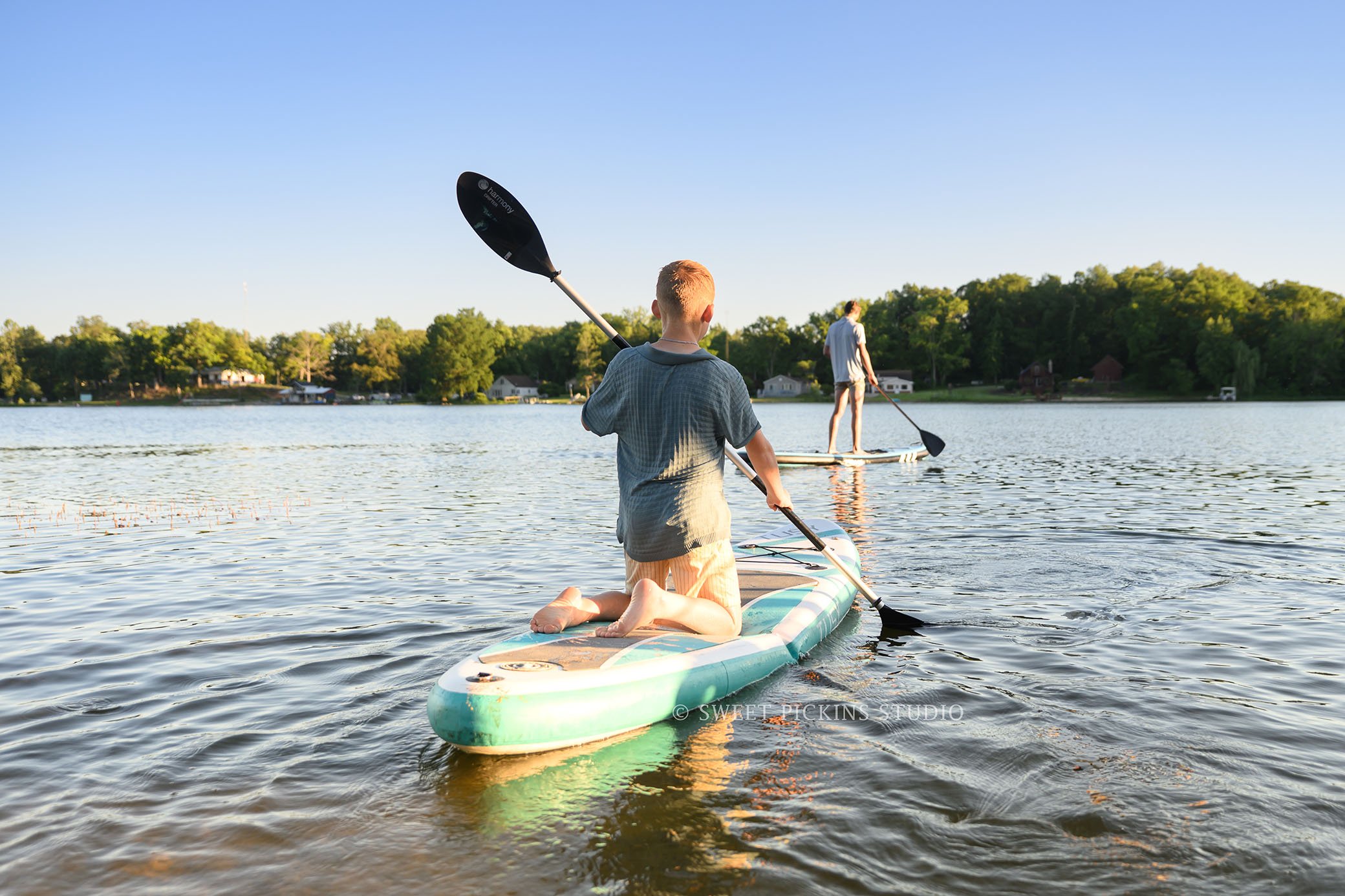 Roann, Indiana Family Photography at Luken’s Lake for kids paddle boarding at  lakehouse location in summer by Sweet Pickins Studio family photographer Amanda Wilson ©