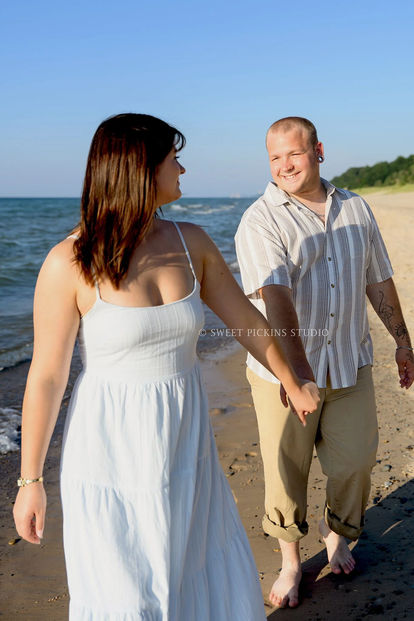 Laylah & Dom’s Engagement Photography at the Indiana Dunes on Lake Michigan by Sweet Pickins Studio photographer Amanda Wilson ©