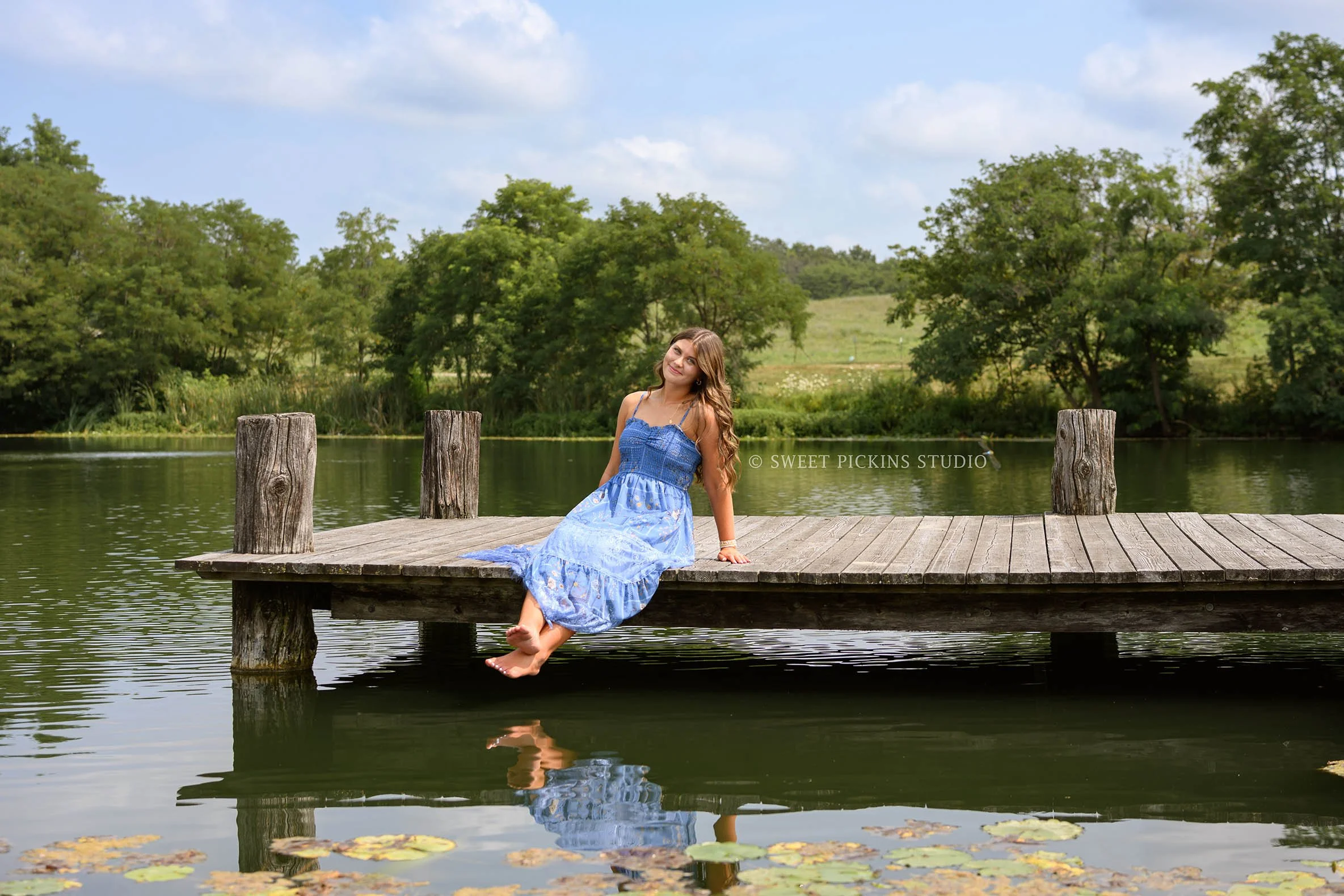 Zionsville, Indiana Senior Photography at Traders Point Creamery Pond
