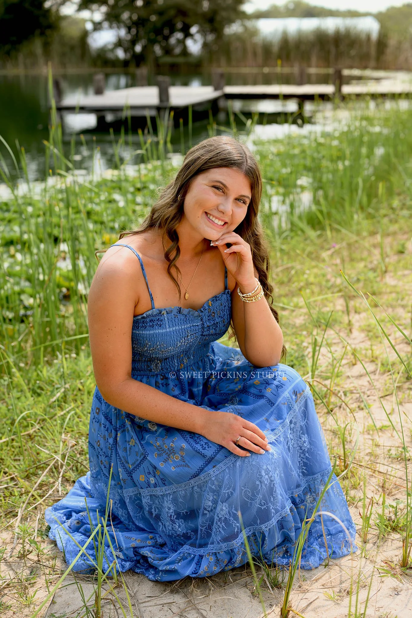 Zionsville, Indiana Senior Photography at Traders Point Creamery Pond