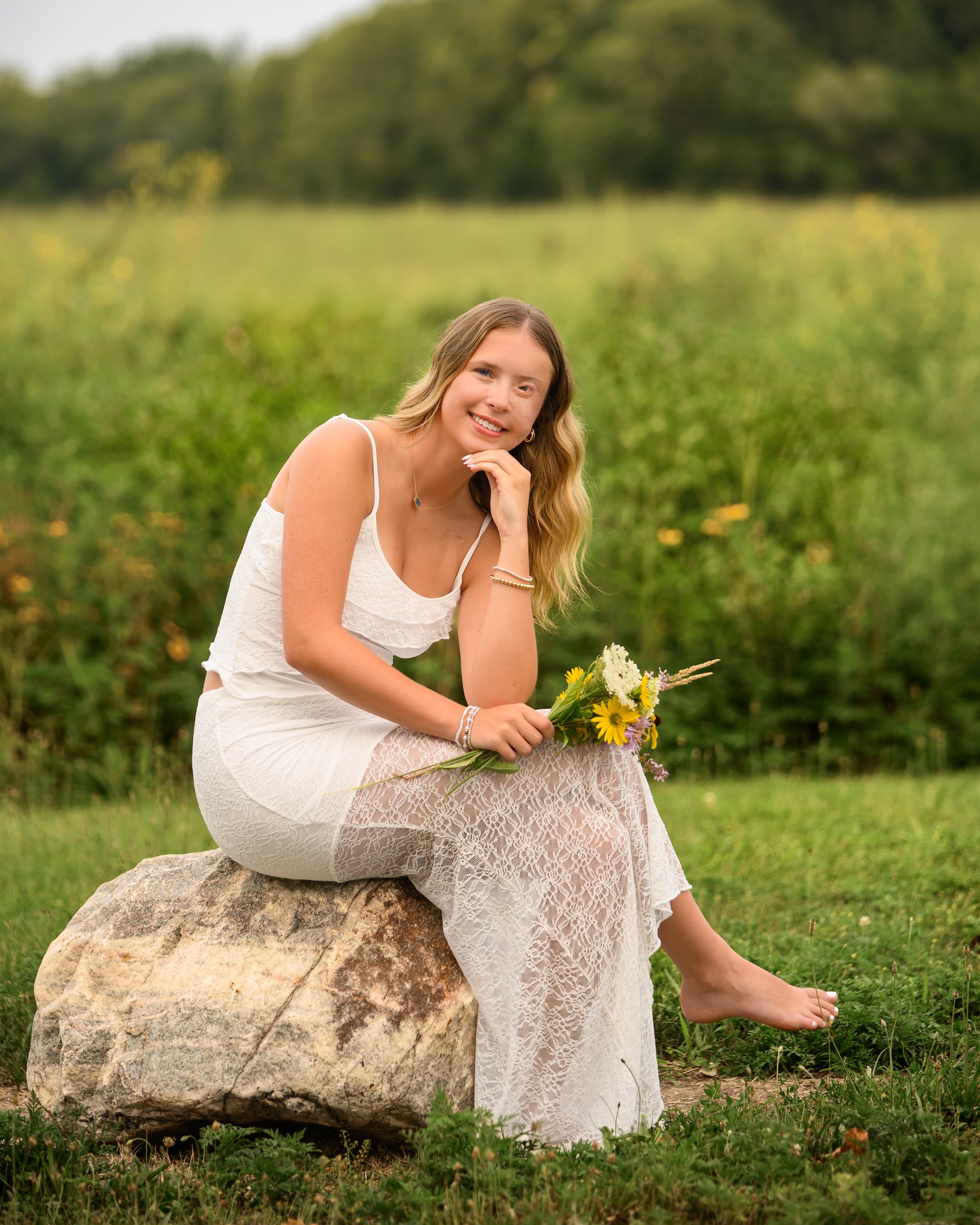 Noblesville, Indiana Senior Girl Photography by Sweet Pickins Studio senior photographer Amanda Wilson ©