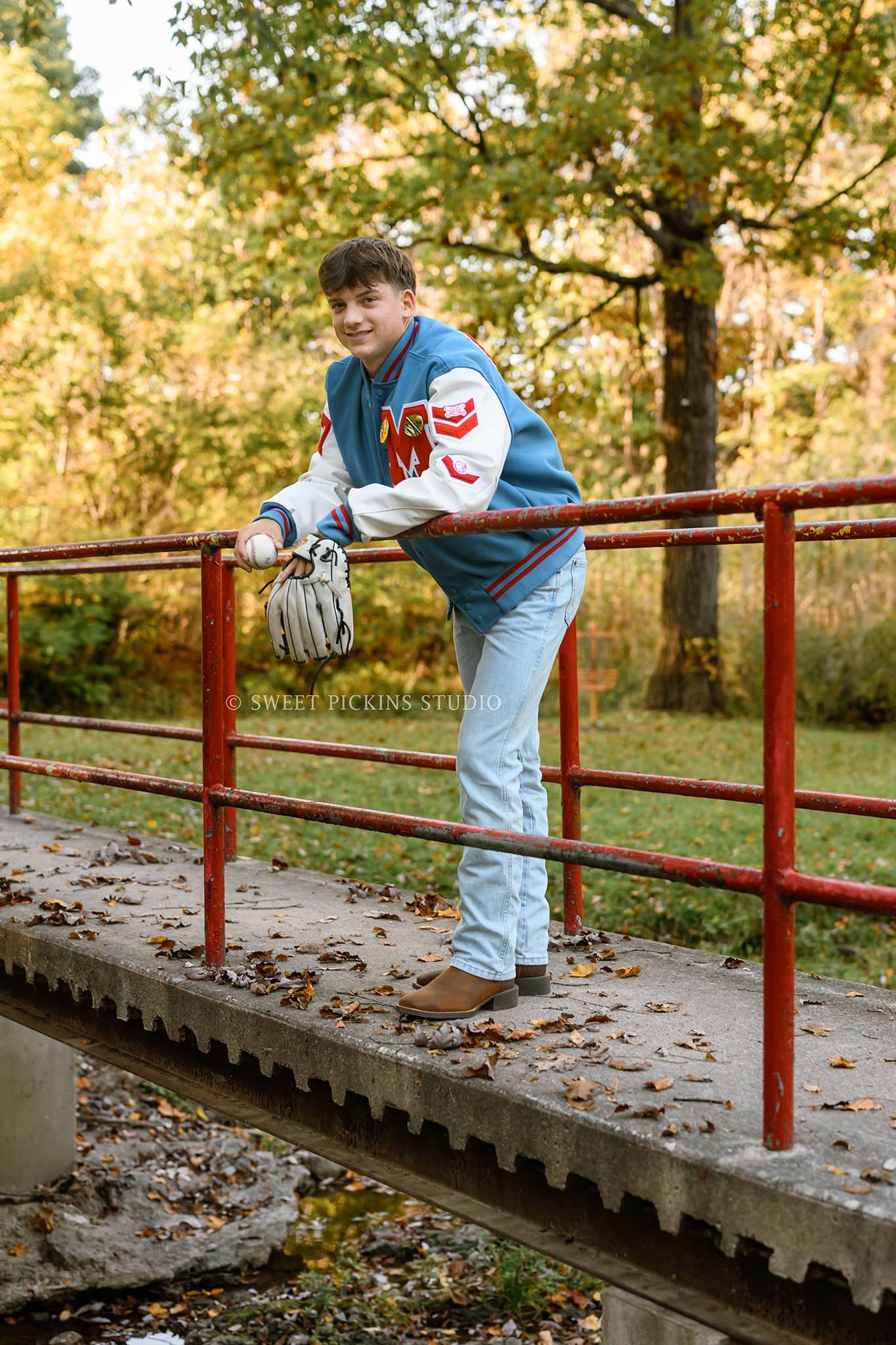 Cohen's Peru Indiana Fall Senior Photography at Maconaquah Park for class of 2027 senior guy by Sweet Pickins Studio senior photographer Amanda Wilson ©