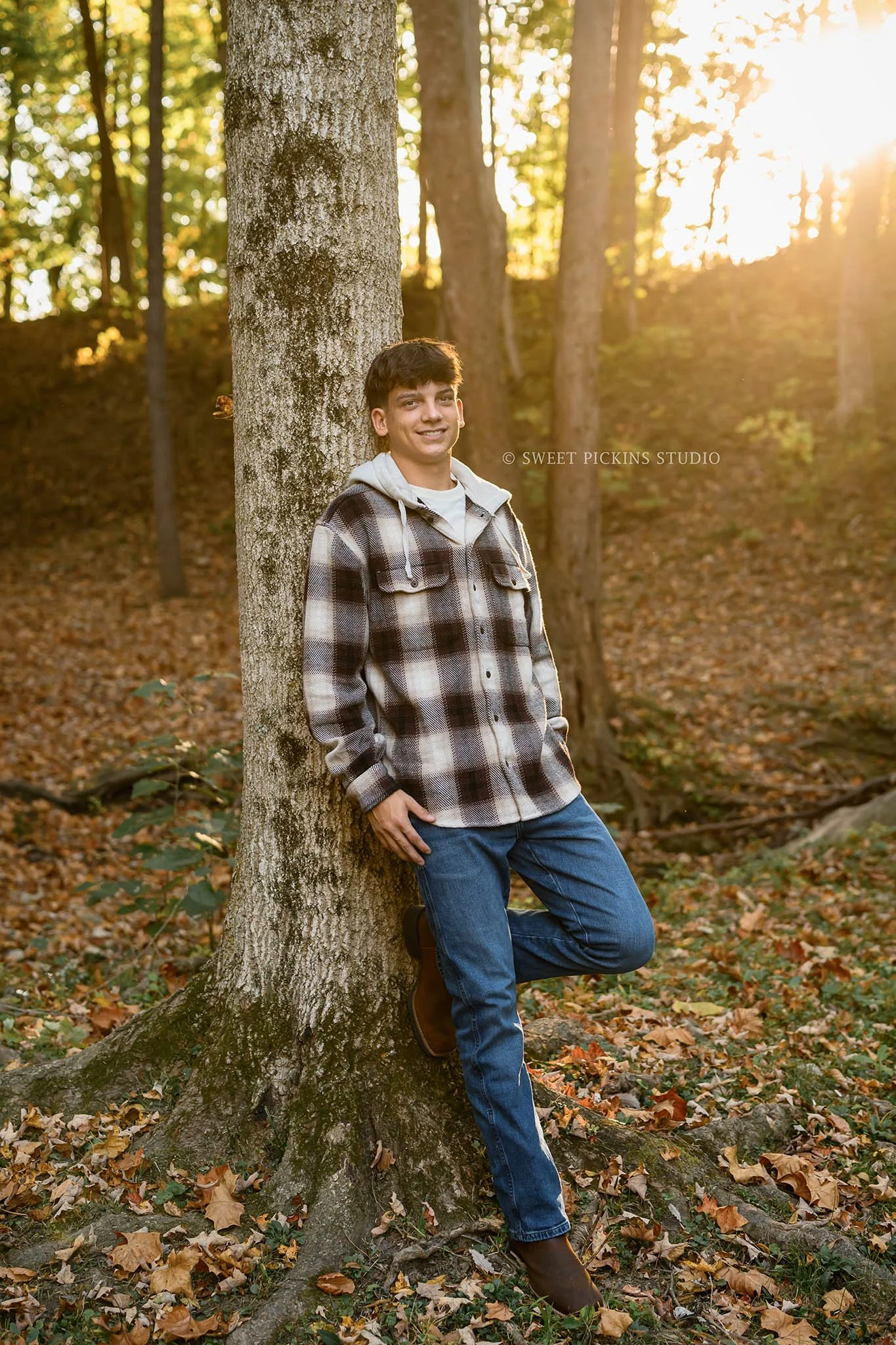 Cohen's Peru Indiana Fall Senior Photography at Maconaquah Park for class of 2027 senior guy by Sweet Pickins Studio senior photographer Amanda Wilson ©
