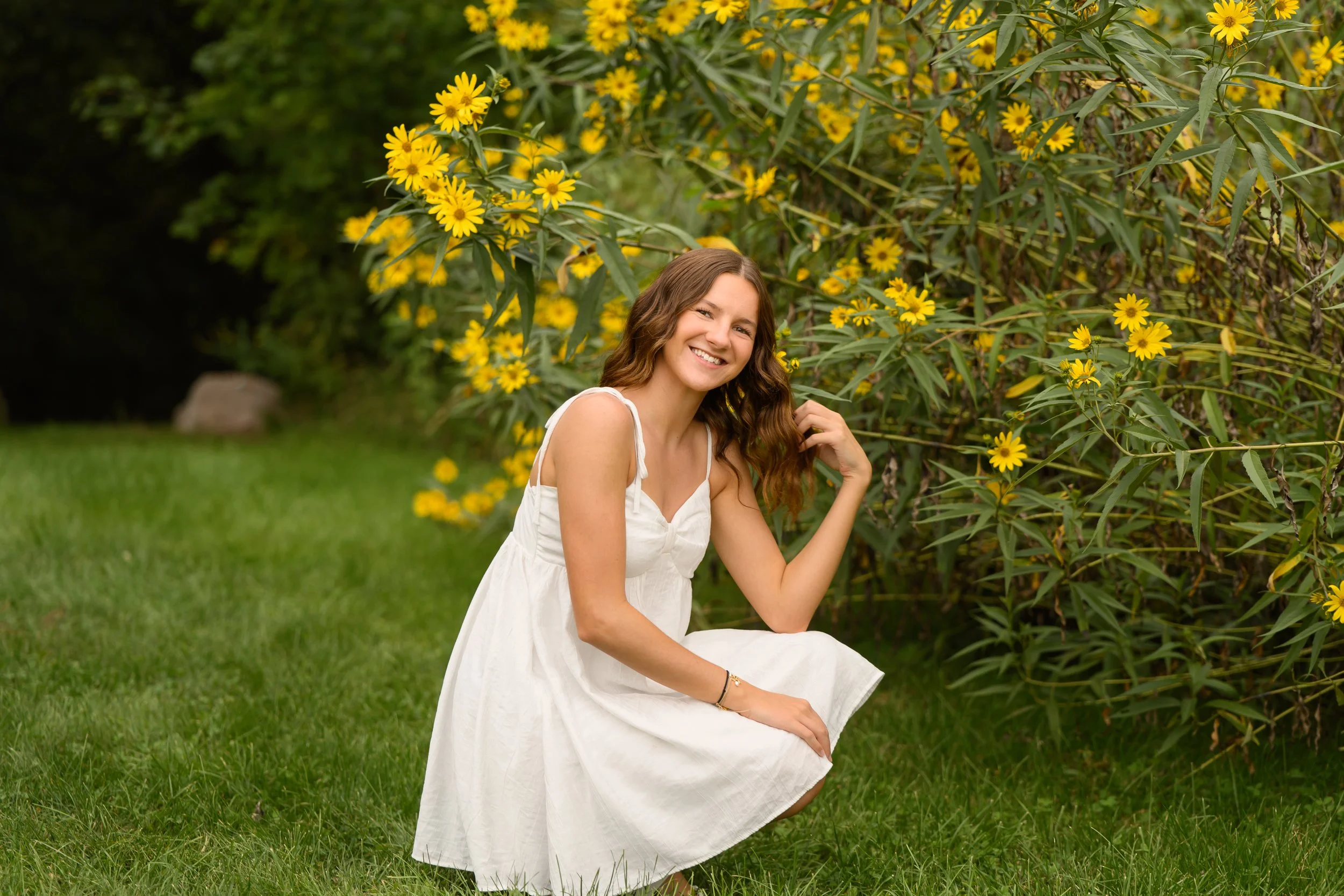 Peru, Indiana Senior Girl Photography in Wildflowers for Maconaquah class of 2027 by Sweet Pickins Studio senior photographer Amanda Wilson ©