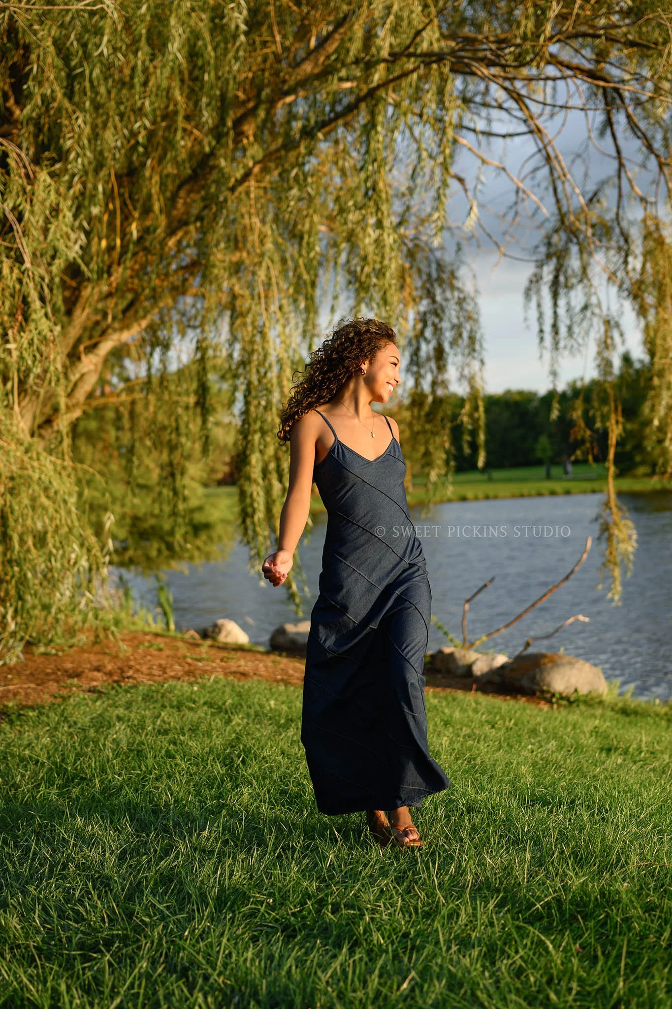 Madeline | Indiana Senior Girl Photography in Willow Tree for Speedway High School Class of 2027 Senior wearing denim dress at Sunset by Sweet Pickins Studio senior photographer Amanda Wilson ©