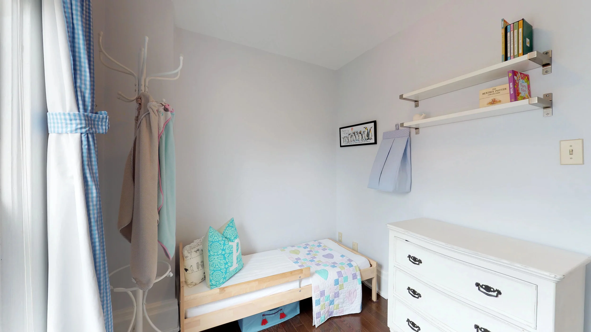CRxFBAgCpoD - Bedroom.jpg