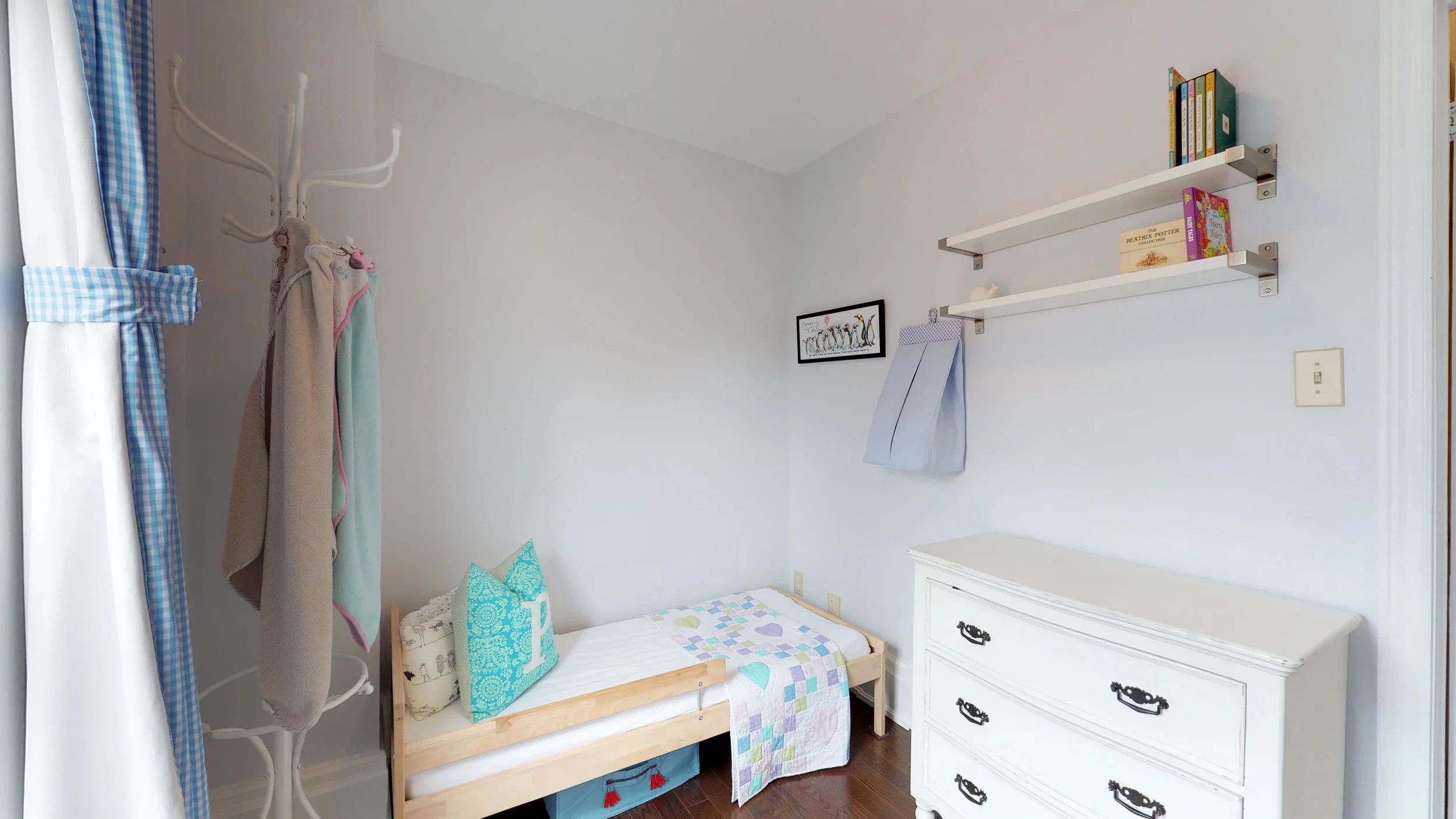 CRxFBAgCpoD - Bedroom(1).jpg