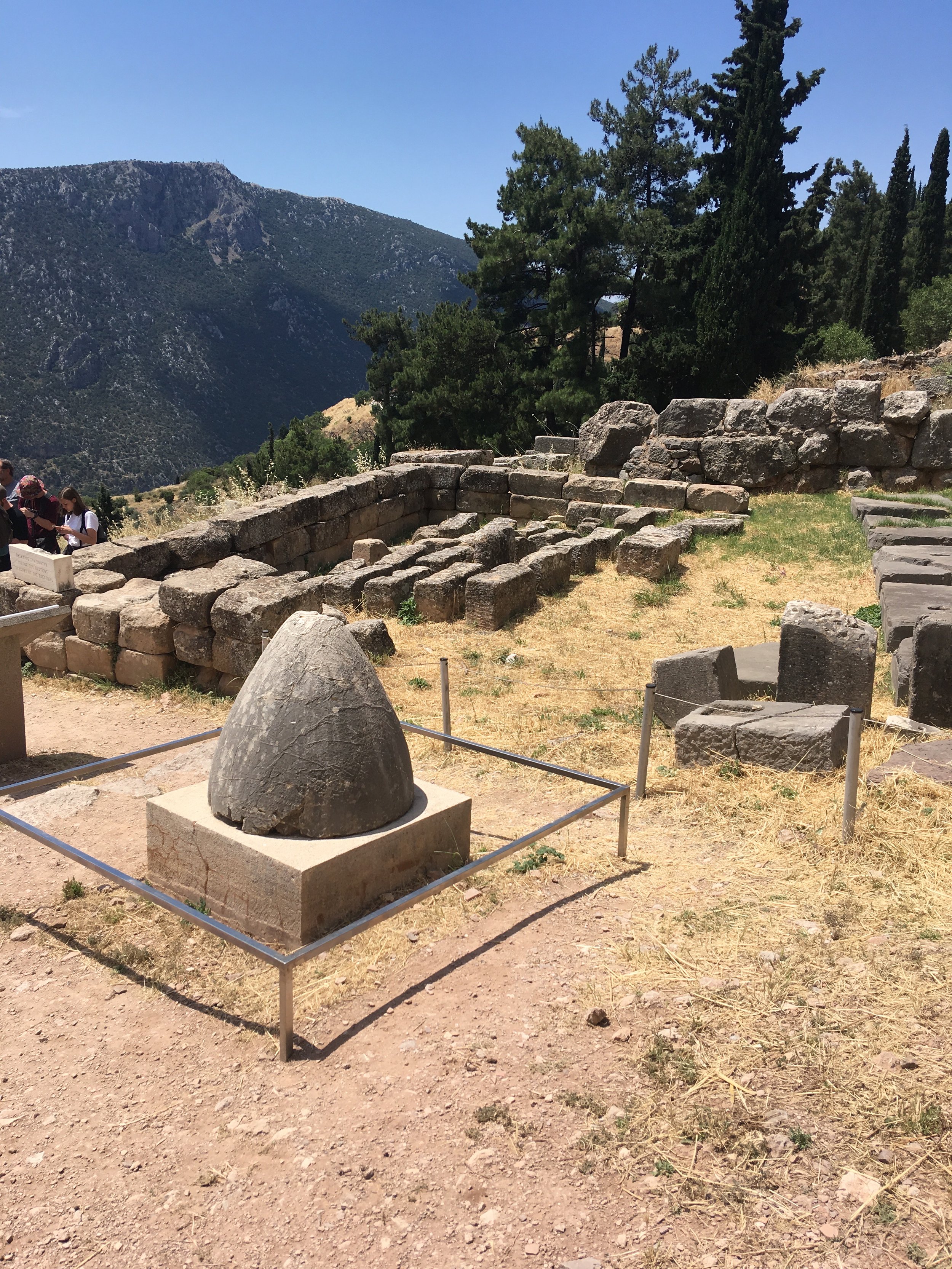 Omphalos in Delphi.JPG